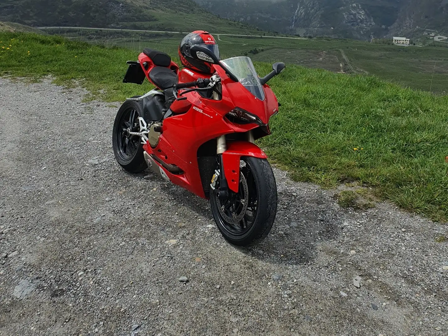 Ducati 1199 Panigale Red - 2