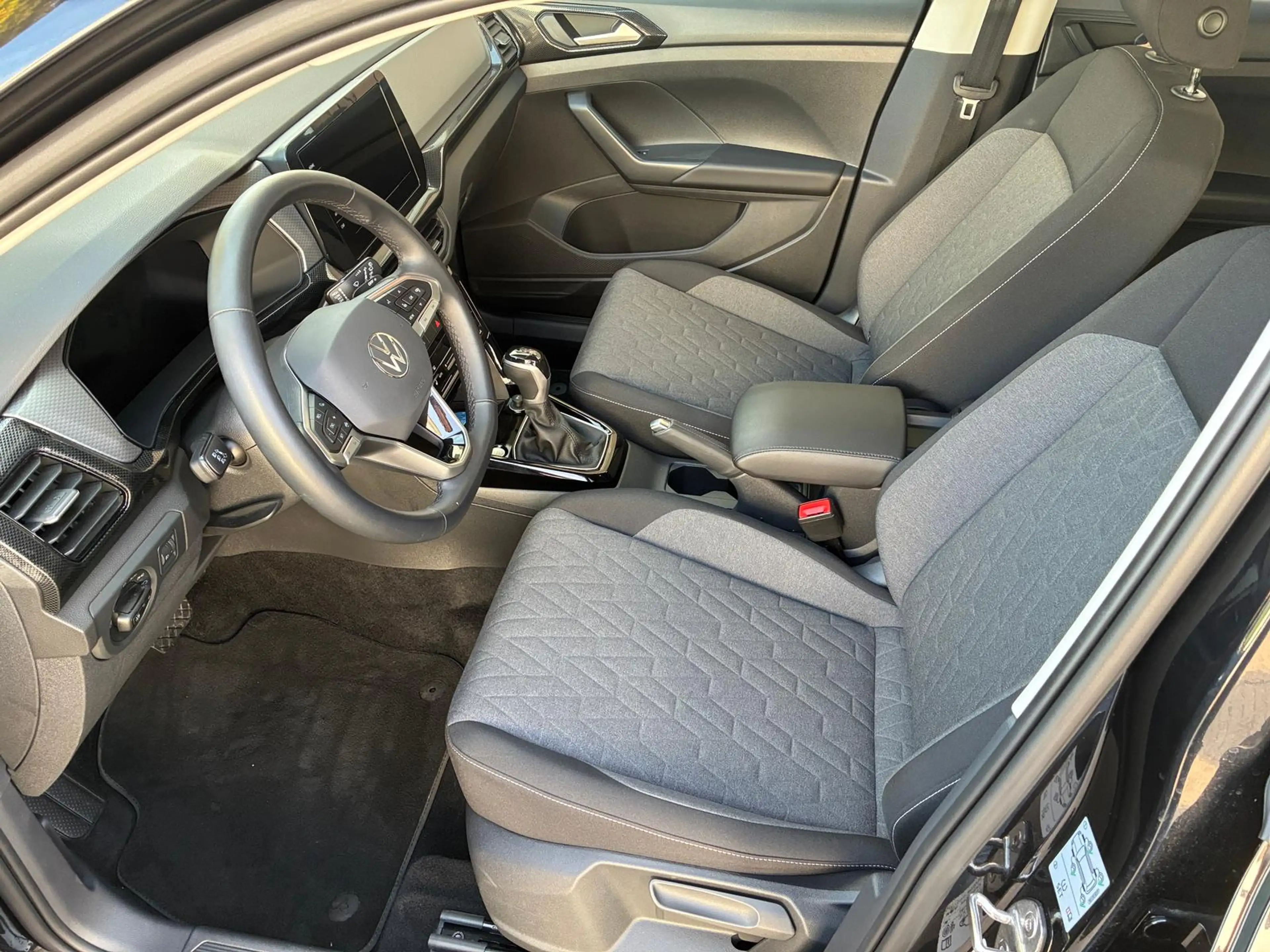 Volkswagen T-Cross 1.5 TSI DSG LIFE KAMERA SHZ LED APP-CONN — photo 12