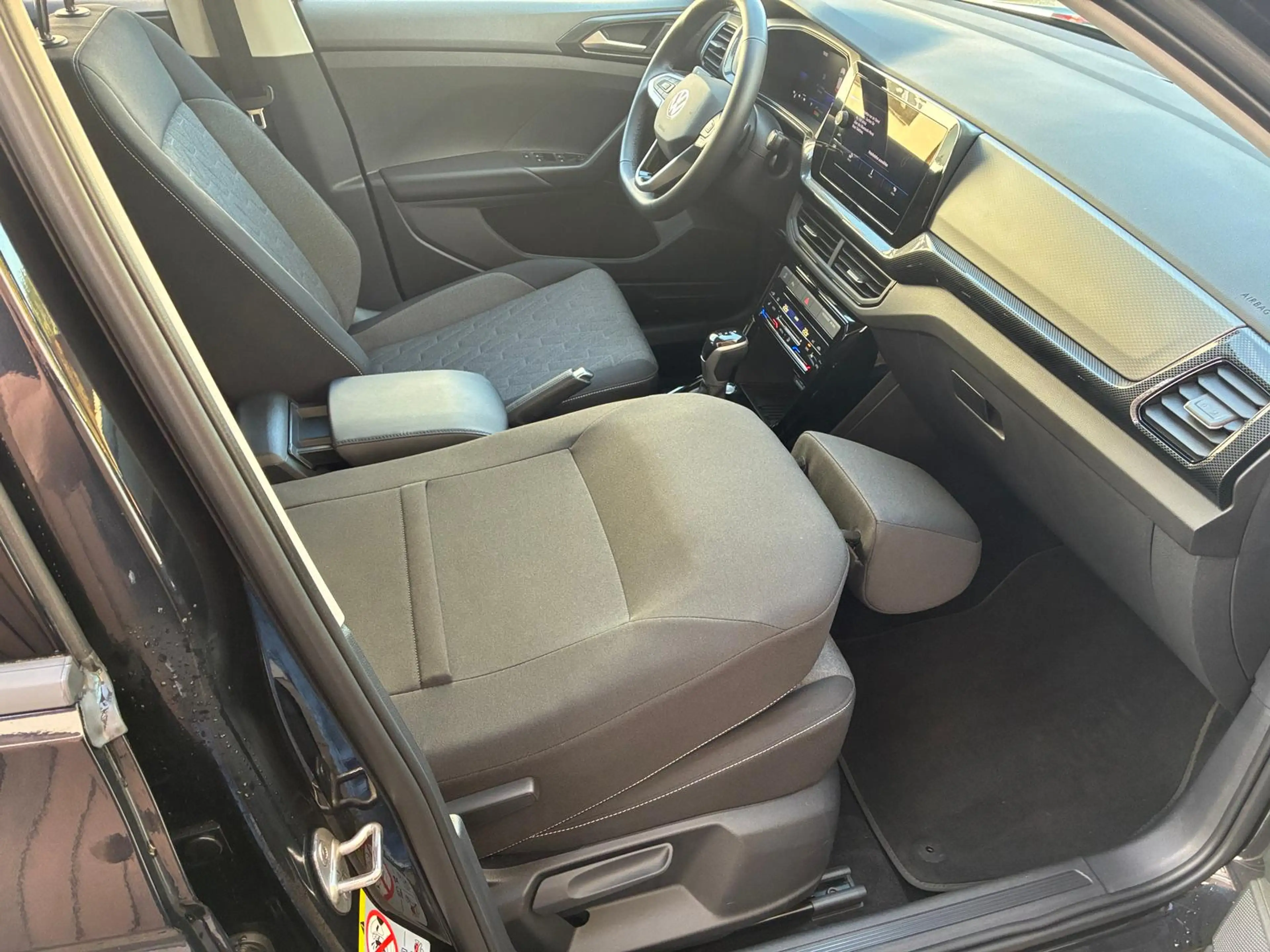Volkswagen T-Cross 1.5 TSI DSG LIFE KAMERA SHZ LED APP-CONN — photo 19