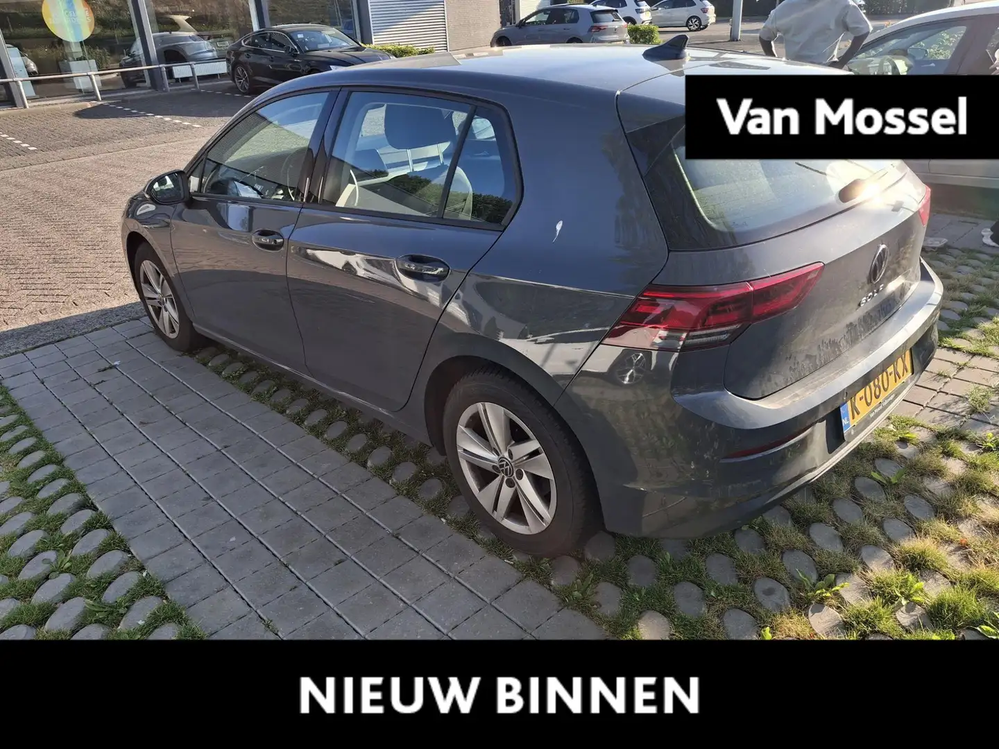 Volkswagen Golf 1.0 TSI Life Grijs - 1
