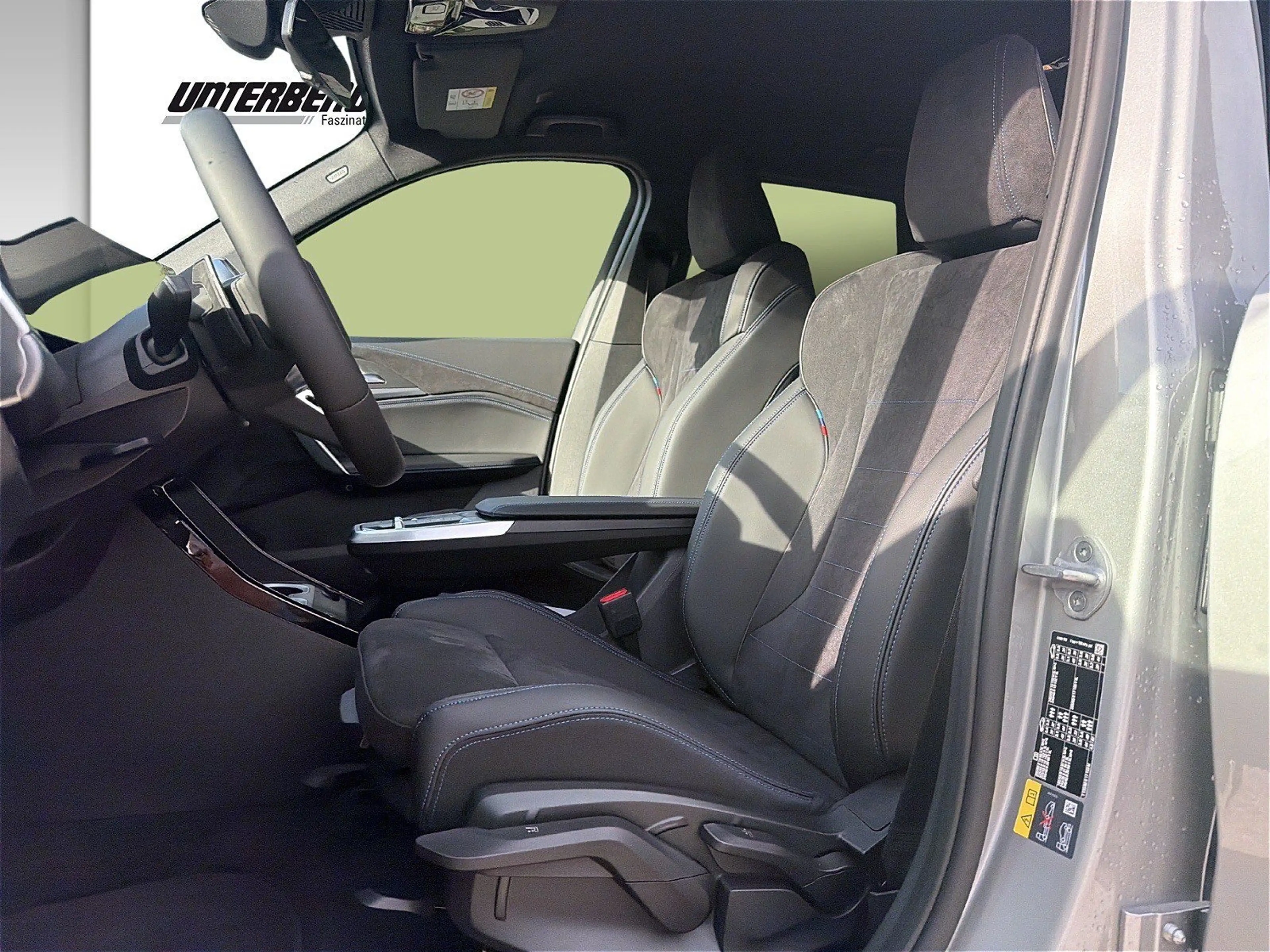 BMW iX1 eDrive20 M Sportpaket | Premium Paket — photo 10