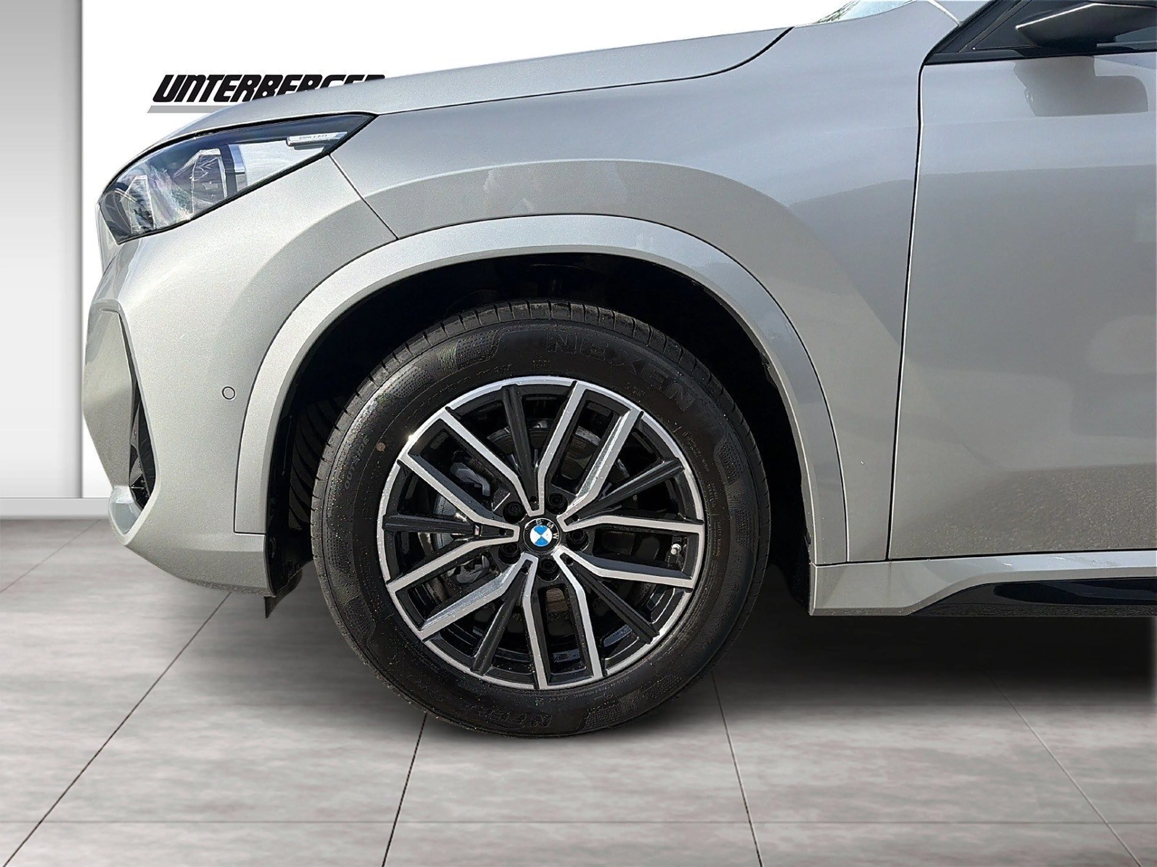 BMW iX1 eDrive20 M Sportpaket | Premium Paket — photo 6