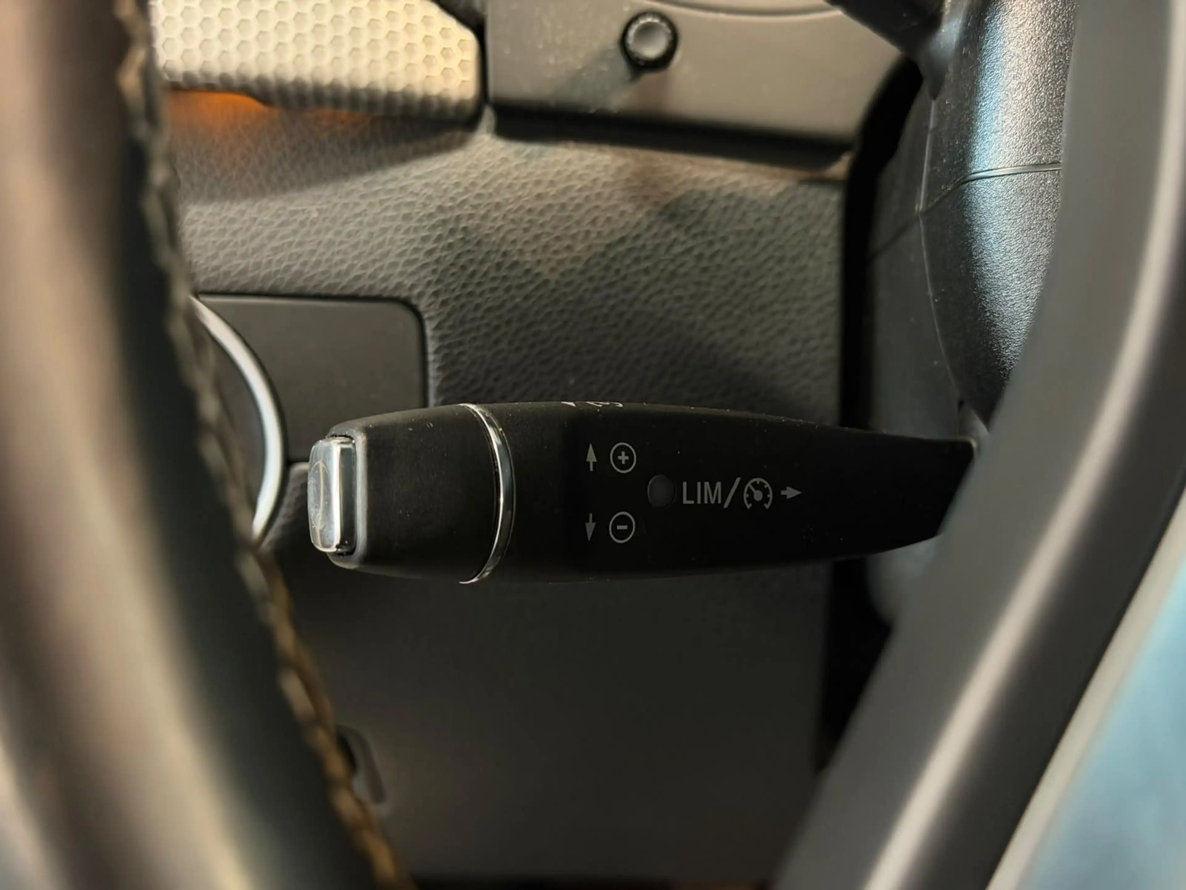 Mercedes-Benz B 200 Edition BI-XEN+NAVI+PANO+LEDER+KAM+SHZ+AHK — photo 14