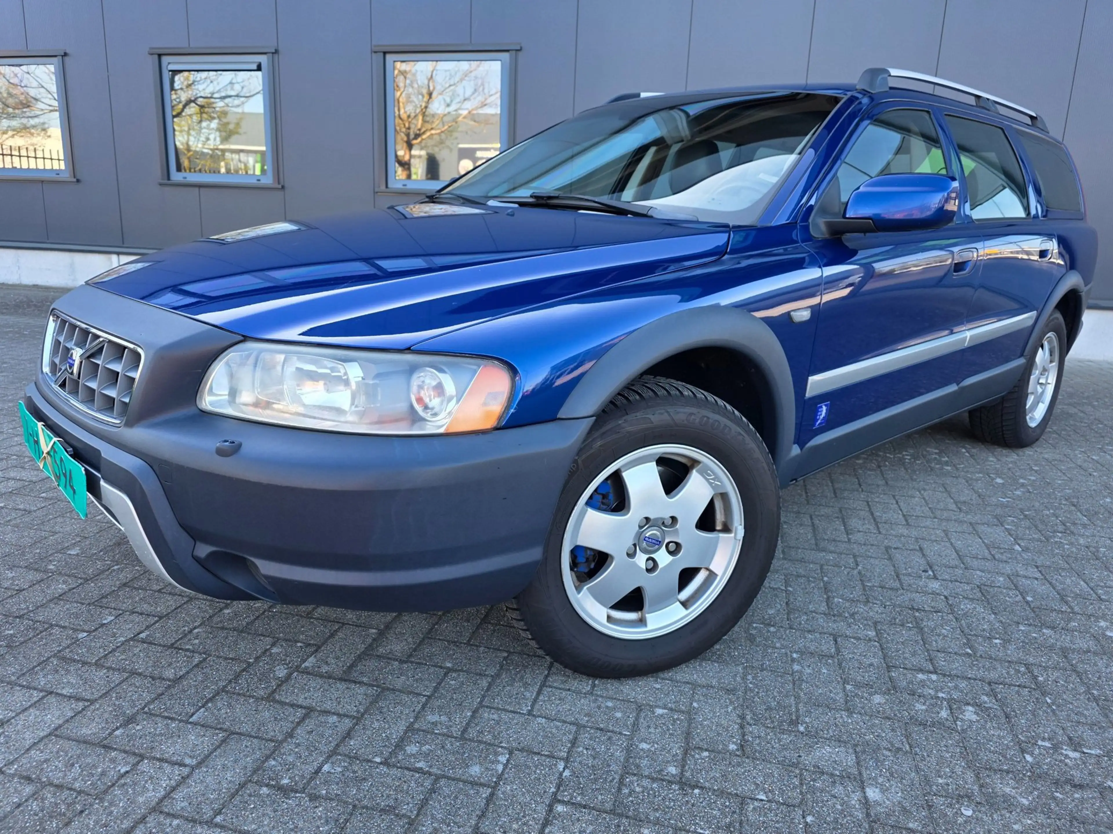 Volvo XC70 2.5 T Ocean Race, netto € 12.250, Youngtimer, bijt — photo 2