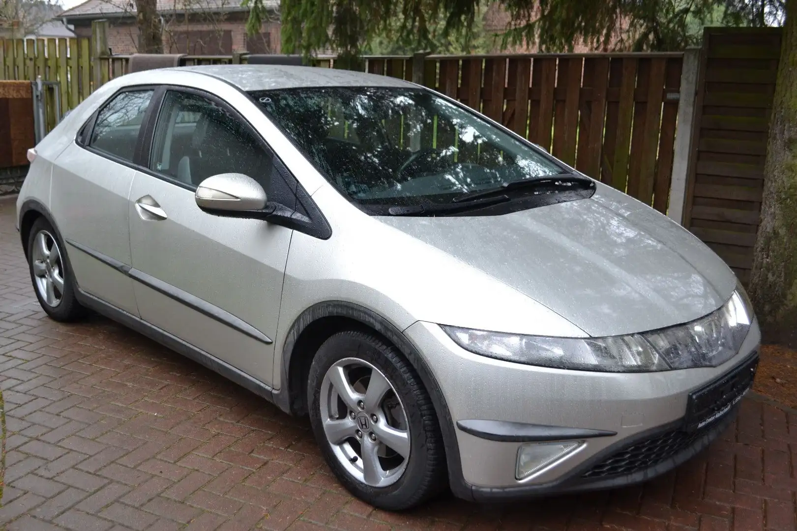 Honda Civic Lim. 5-trg. 1.4 Sport Klimaaut., TÜV Neu! Argento - 1