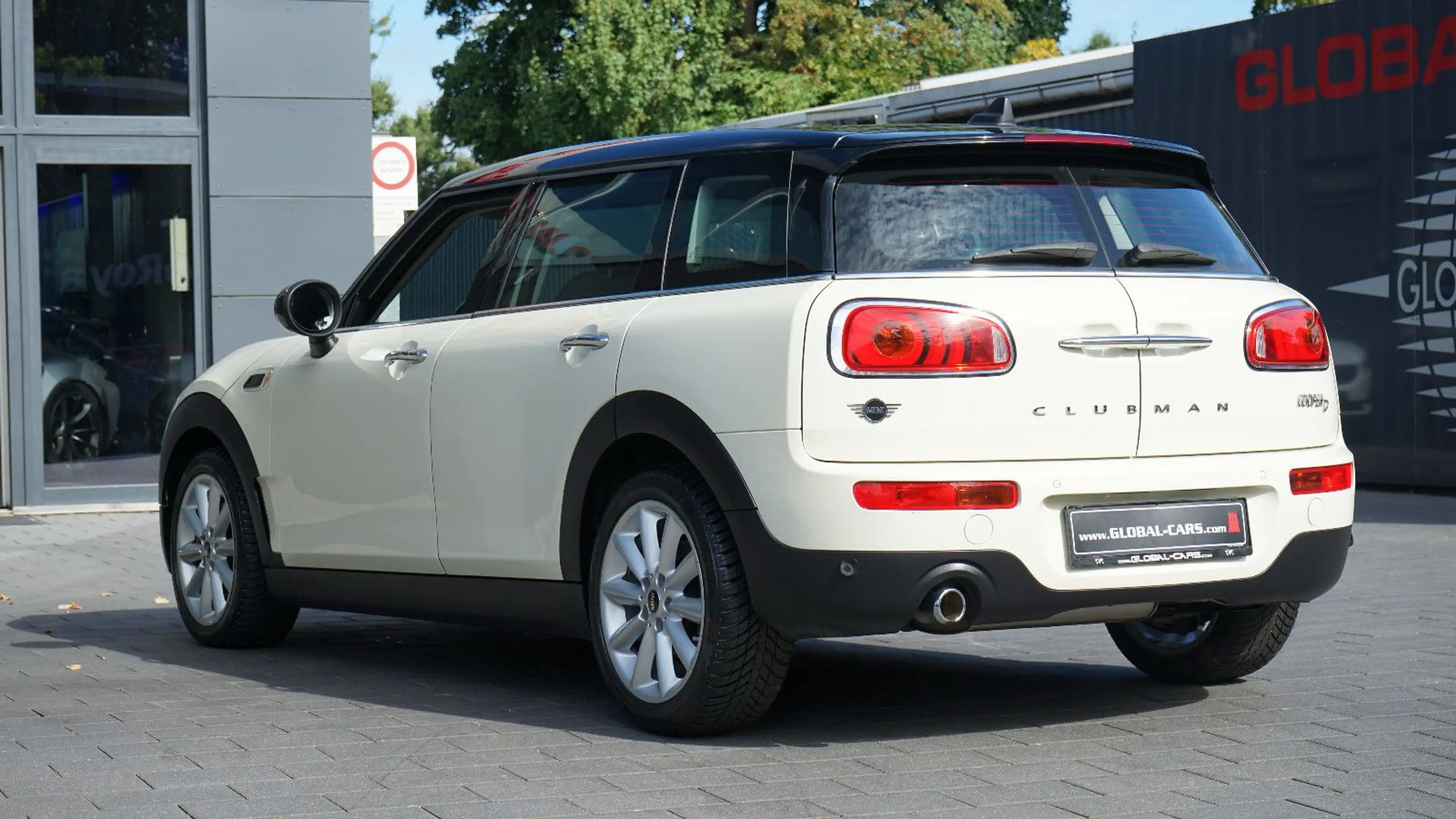 MINI Cooper D Clubman COOPER D CLUBMAN PEPPER*LED*DACH IN SCHWARZ — photo 2