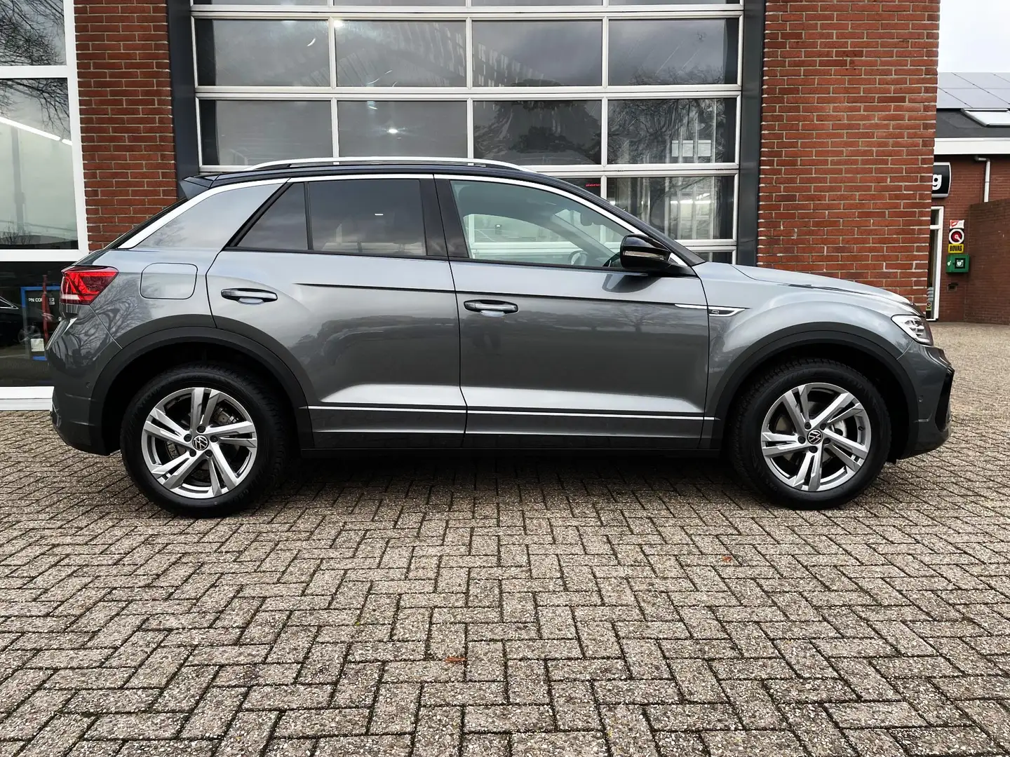 Volkswagen T-Roc 1.5 TSI R-Line Gris - 2