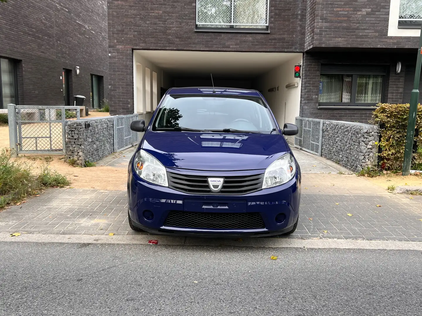 Dacia Sandero 1.4i Laureate Blauw - 1