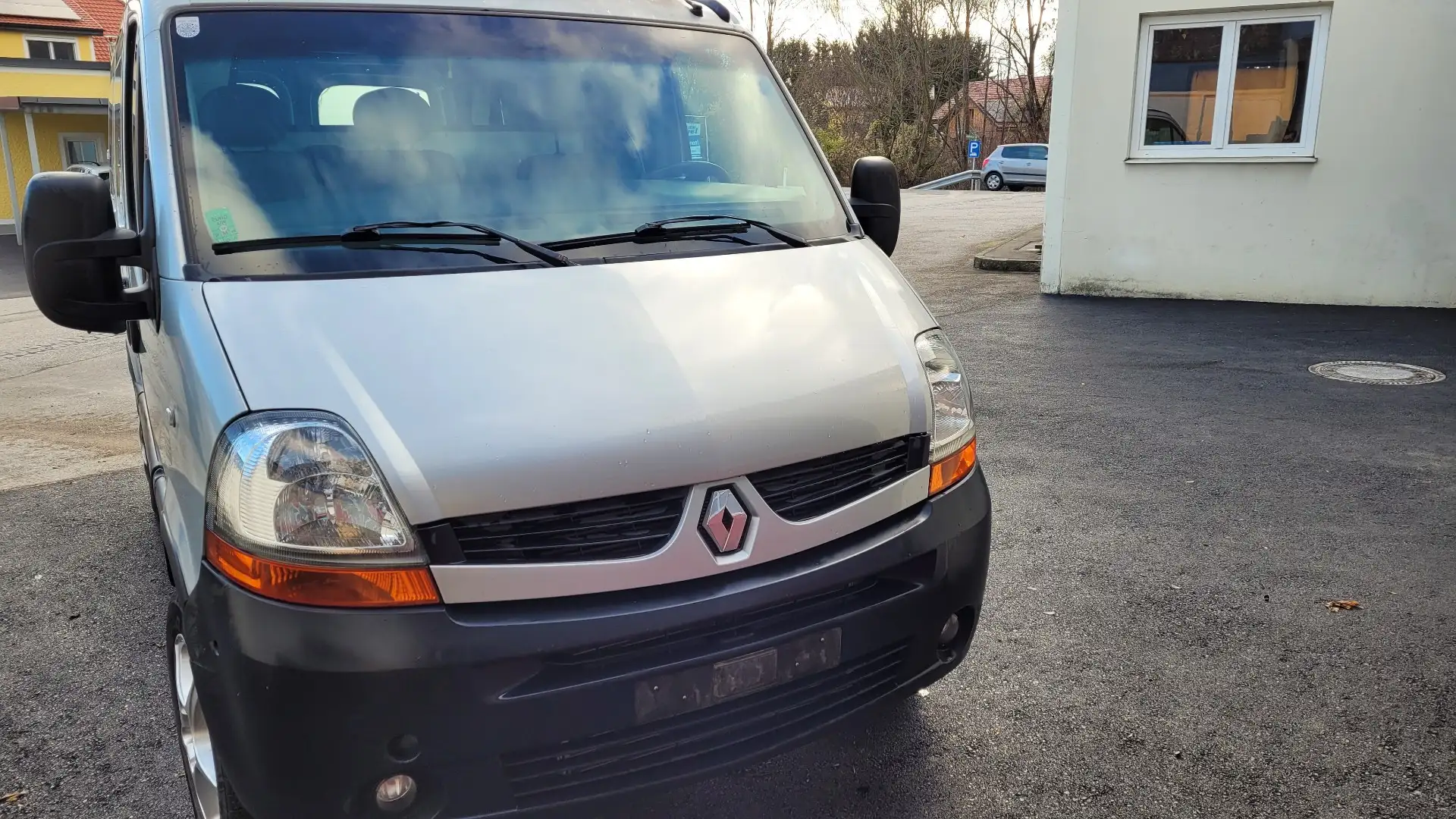 Renault Master L1H1 2,5 dCi Silber - 1