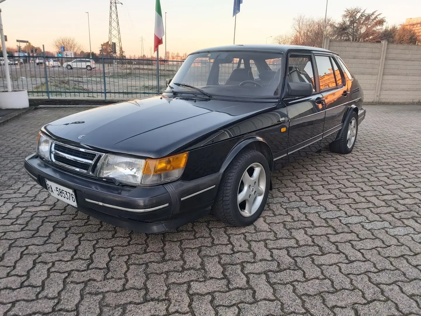 Saab 900 5p 2.0 ecopower S cat. Černá - 1