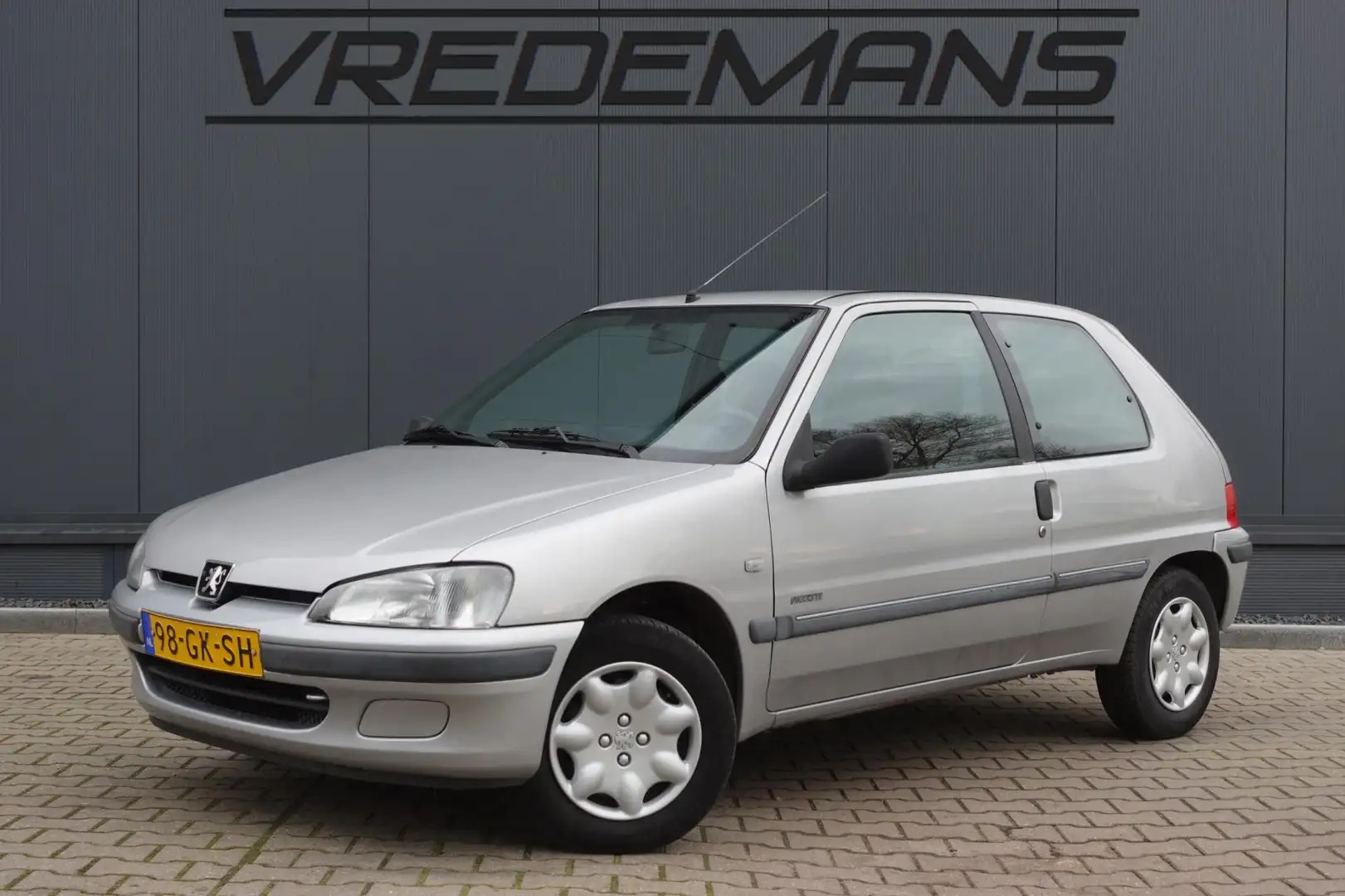 Peugeot 106 1.1 Sketch Grijs - 1