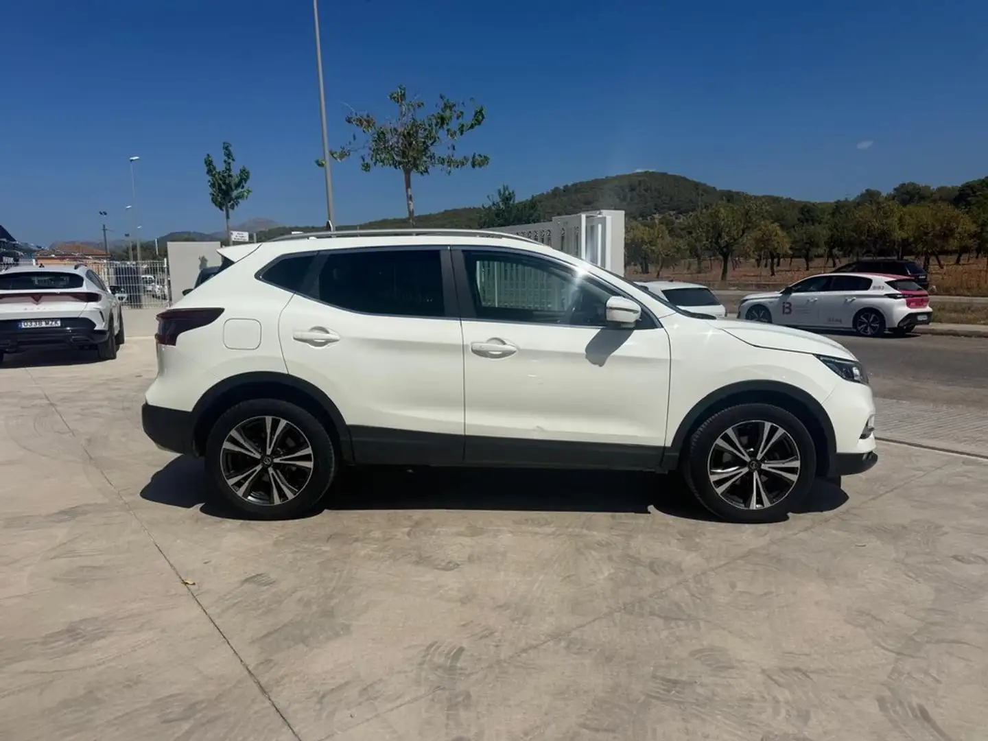 Nissan Qashqai DIG-T 117 kW (160 CV) E6D ACENTA Blanco - 2