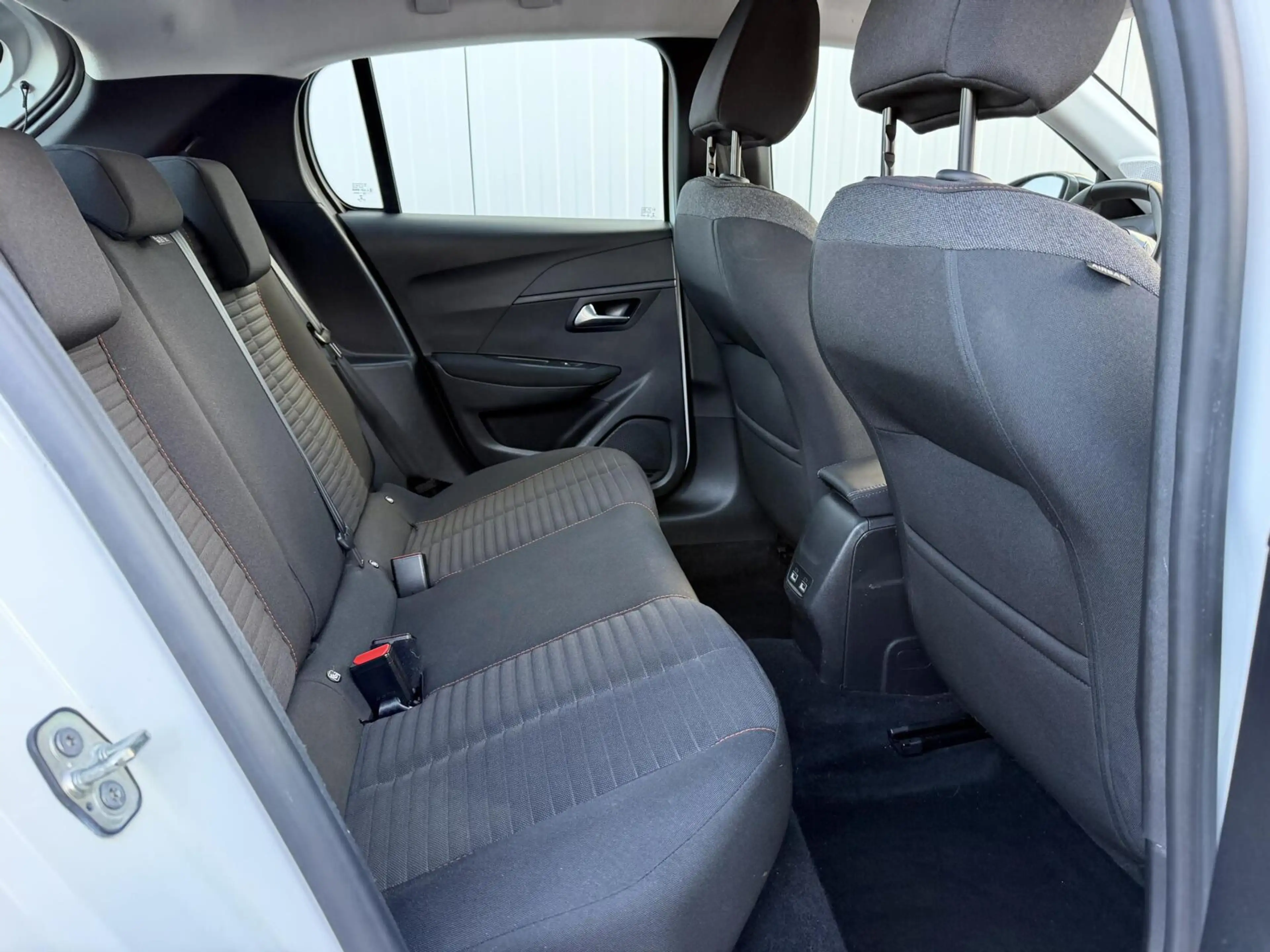 Peugeot e-208 50kWh | Warmtepomp | LED | 11kW — photo 14