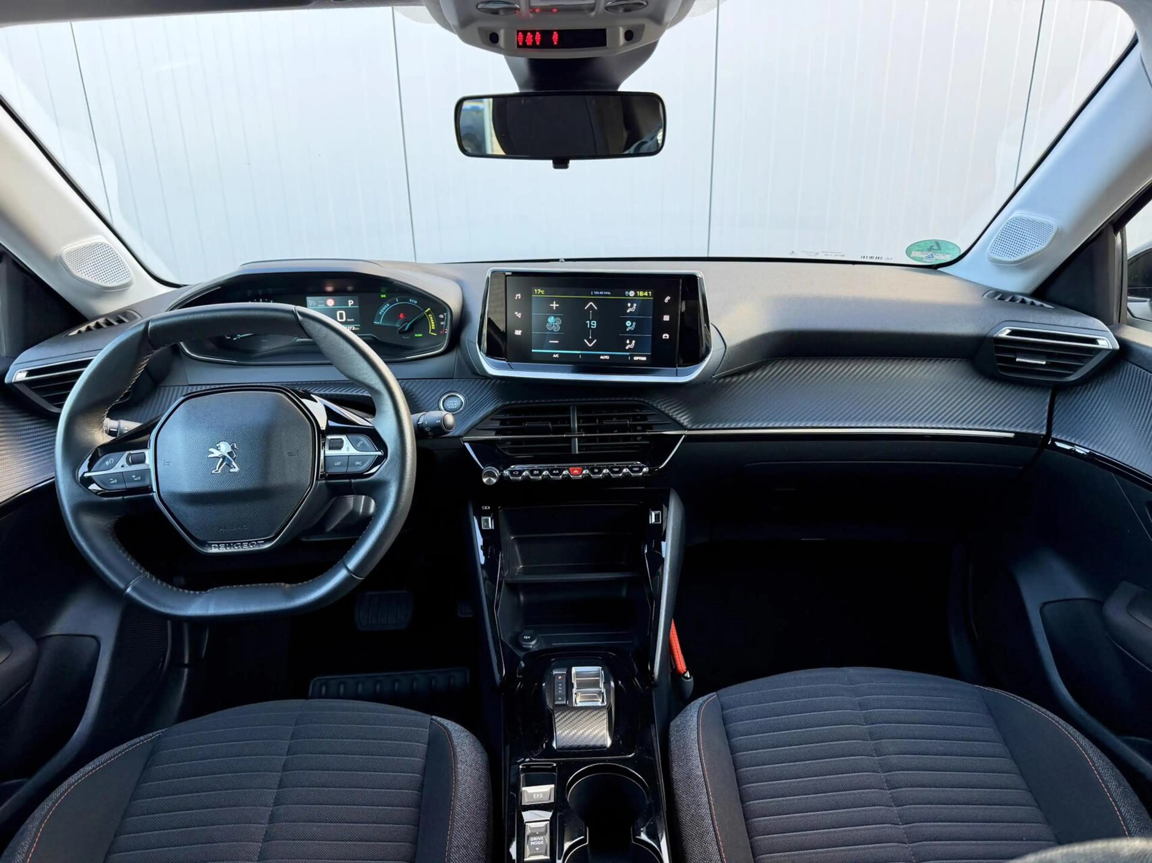 Peugeot e-208 50kWh | Warmtepomp | LED | 11kW — photo 2