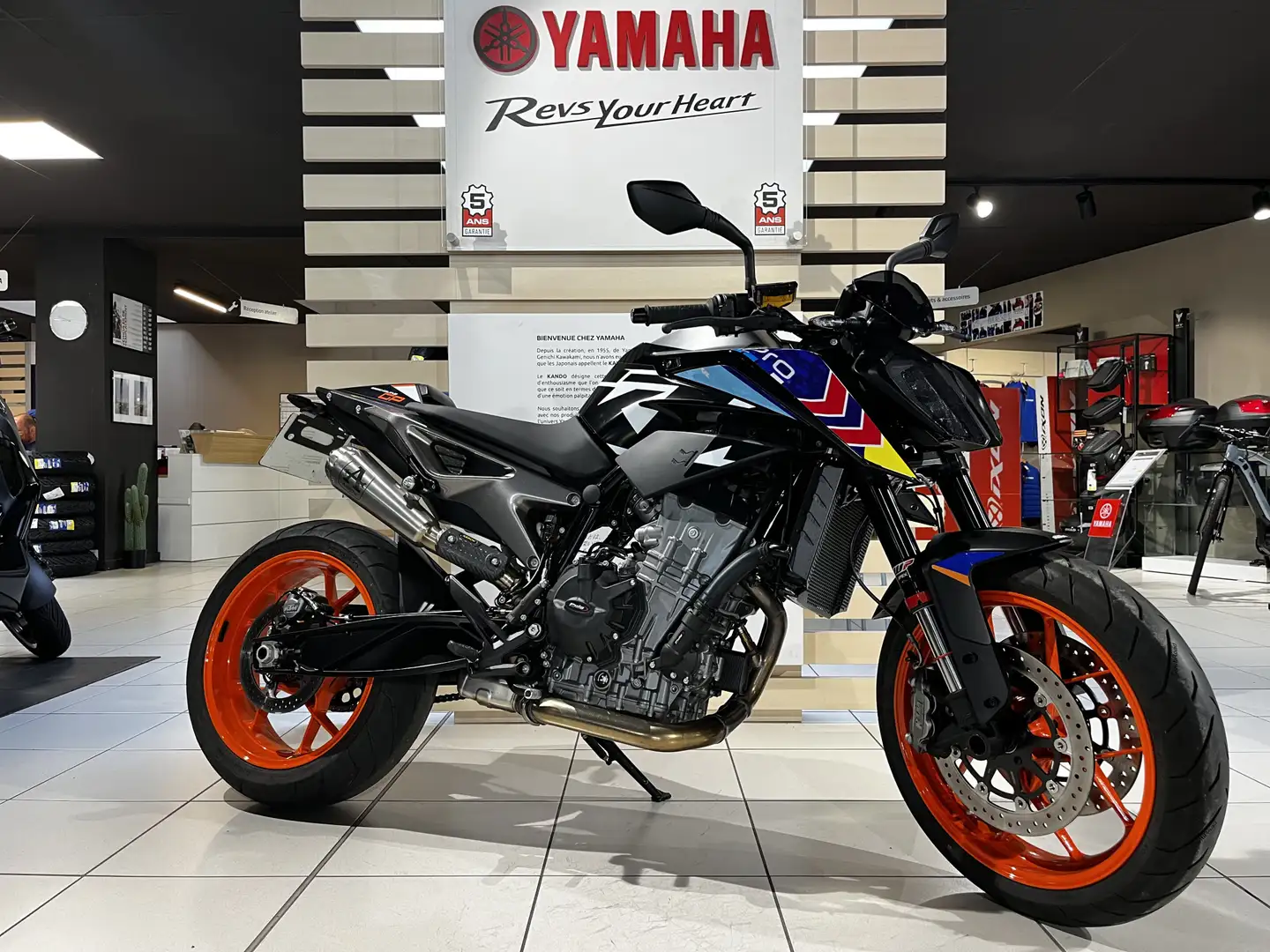 KTM 890 Duke Gris - 1
