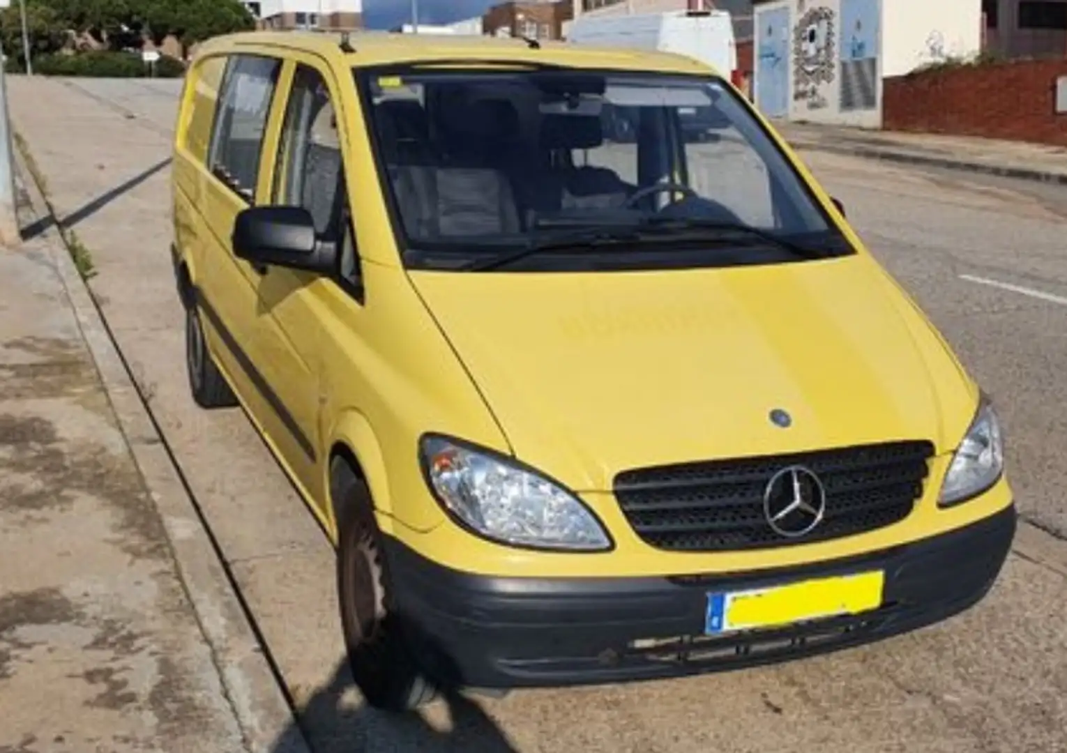 Mercedes-Benz Vito Vito Furgón 109CDI Larga 95 Amarillo - 1