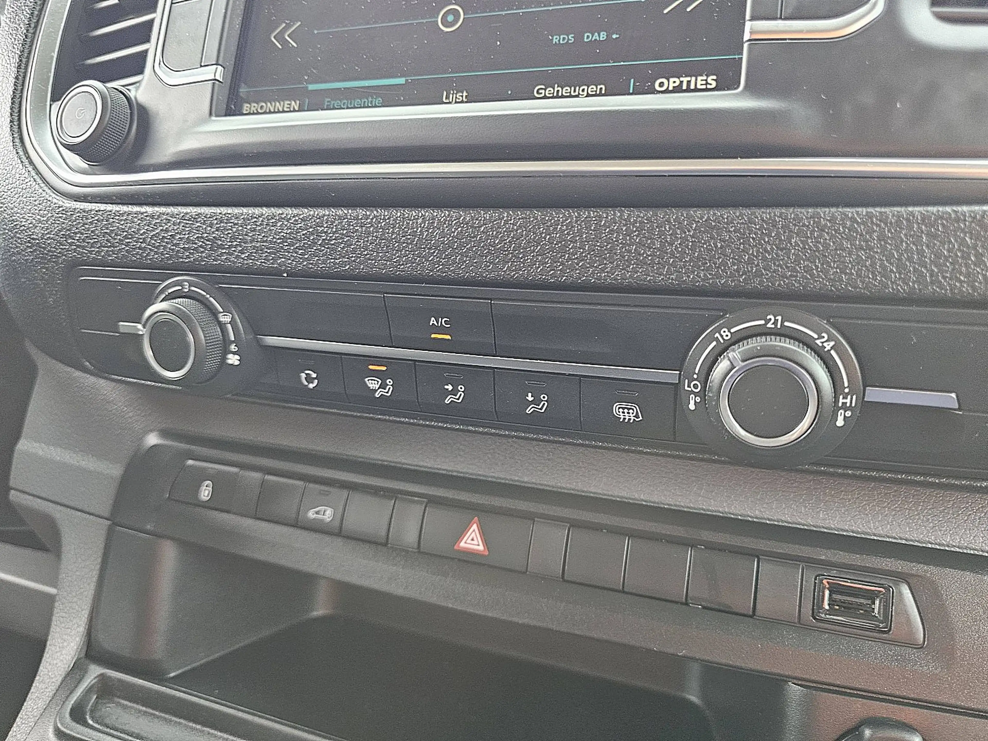 Peugeot e-Expert Standard Premium 75 kWh L2, 330Km WLTP, Snelladen, — photo 11