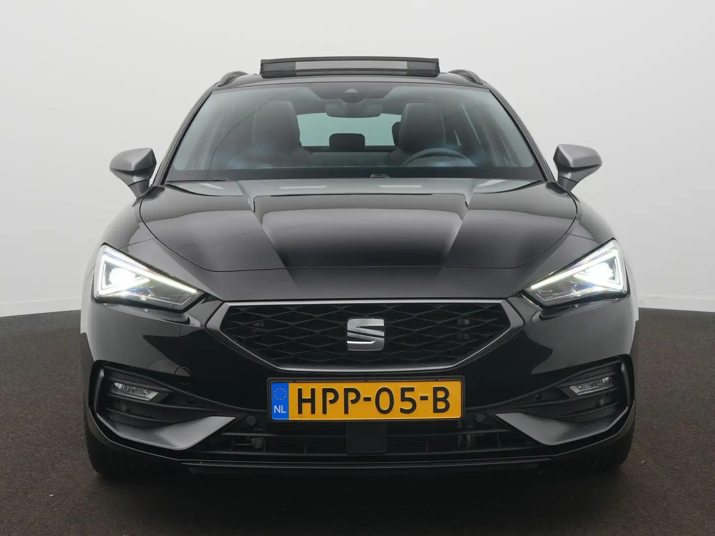 SEAT Leon e-Hybrid Sportstourer 1.5 TSI FR Business Panoramadak - Nav Noir - 2
