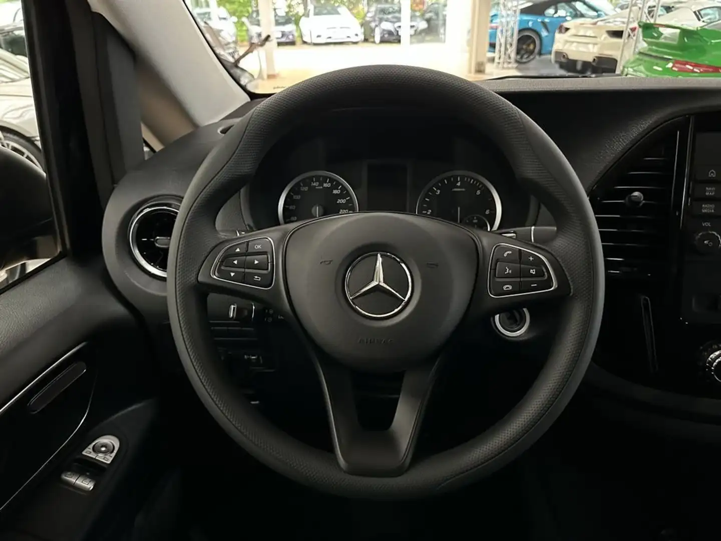 Mercedes-Benz Vito 2.0 116 CDI PL Tourer Extra-Long Noir - 2