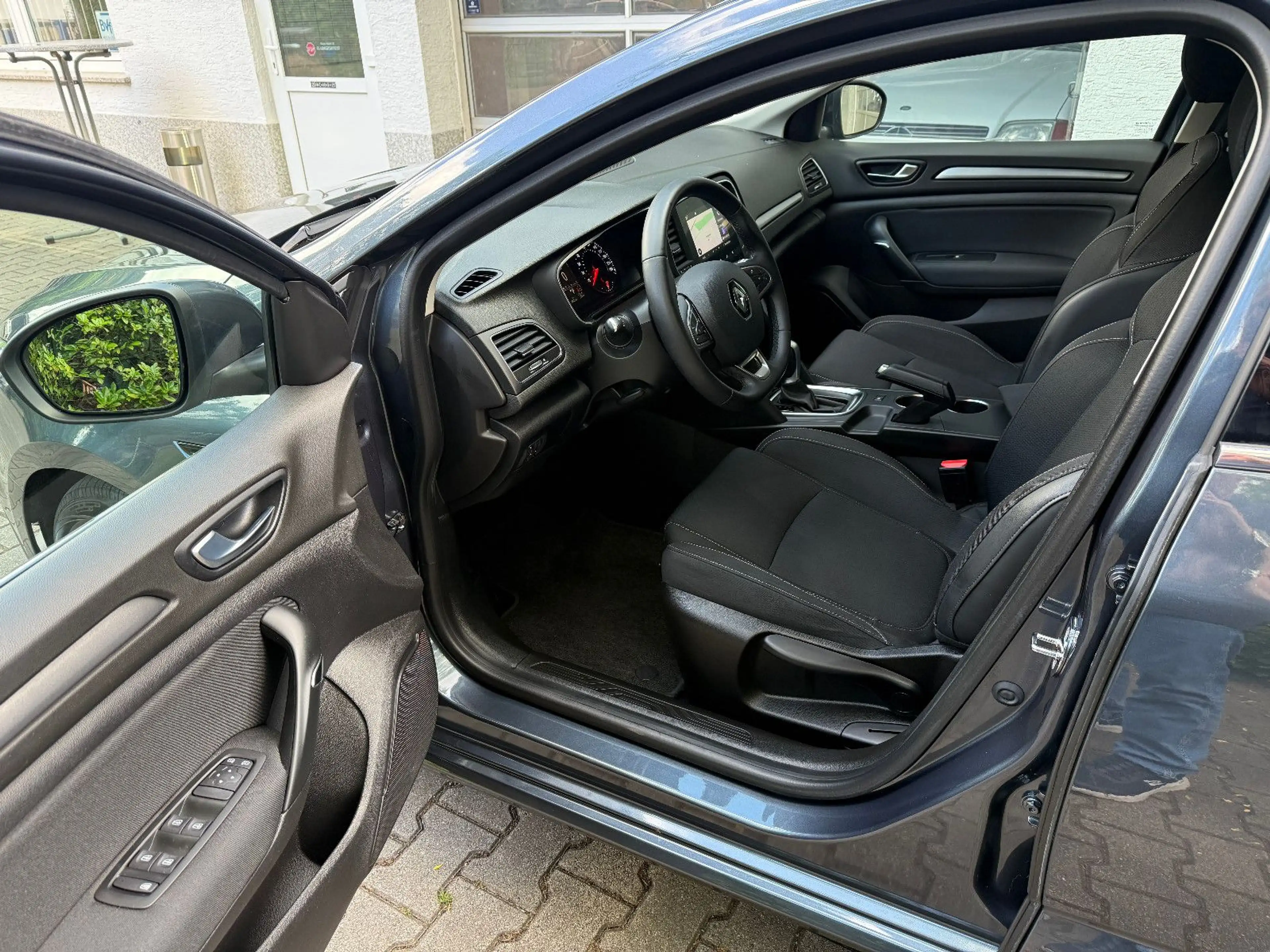 Renault Megane GT BLUE dCi 115 EDC Business NAVI*SPUR*SH — photo 10