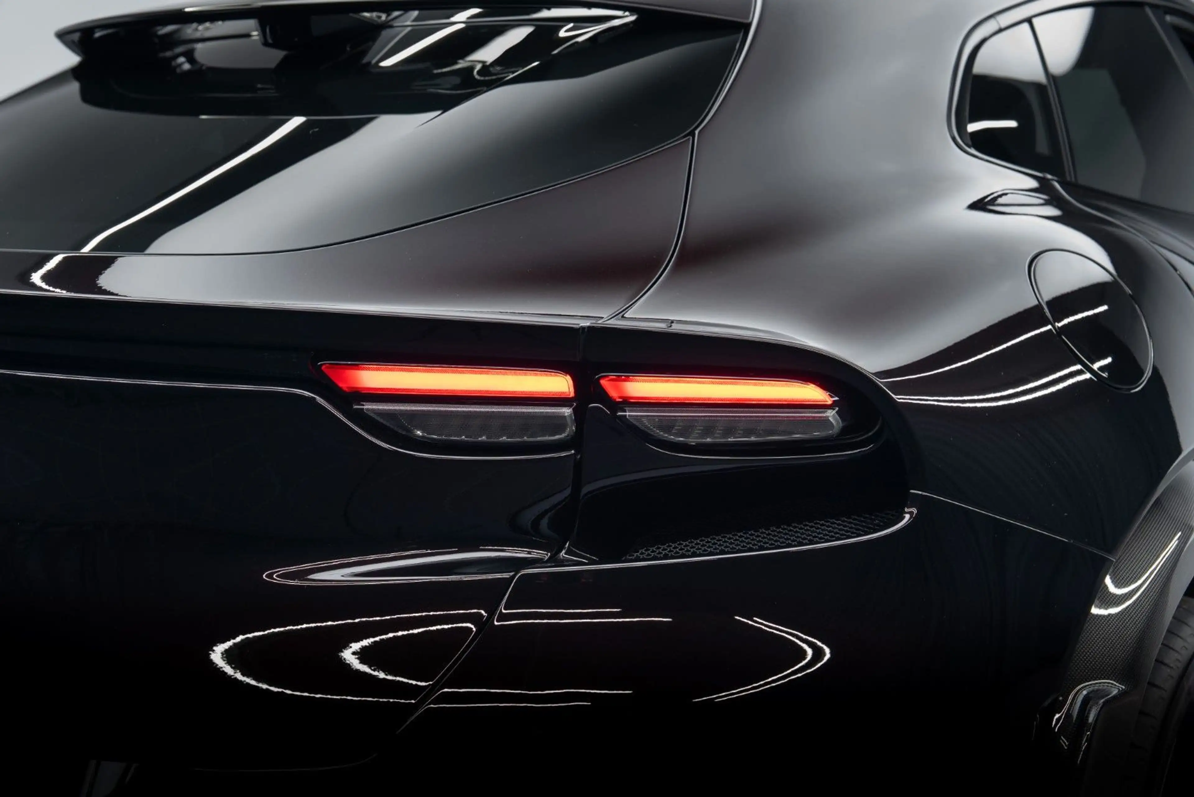 Ferrari Purosangue FULL CARBON/FULL PPF/PAINTED SHIELDS — photo 7