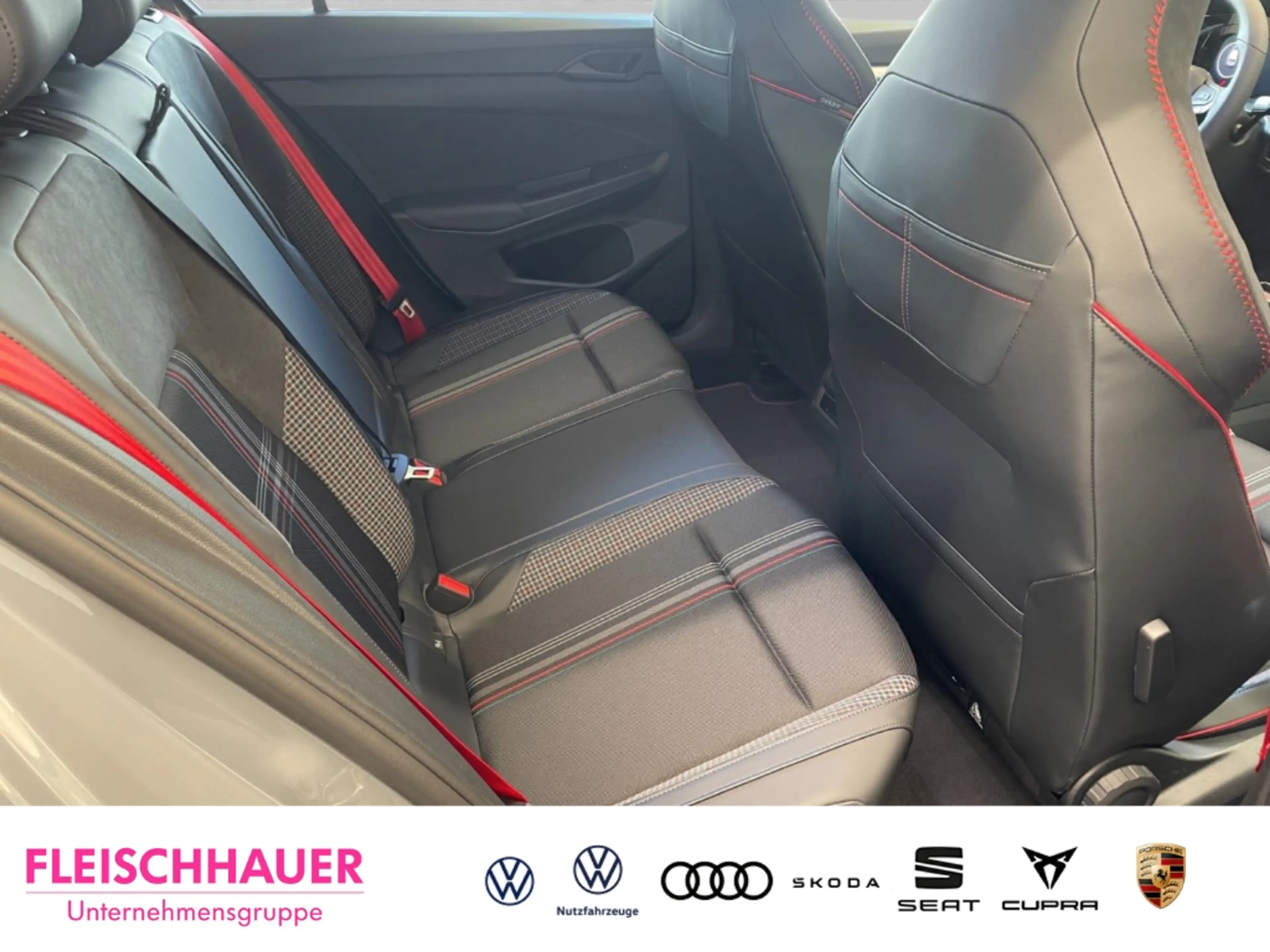 Volkswagen Golf VIII 2.0 TSI Edition Navi Apple CarPlay LED Rückfa — photo 9