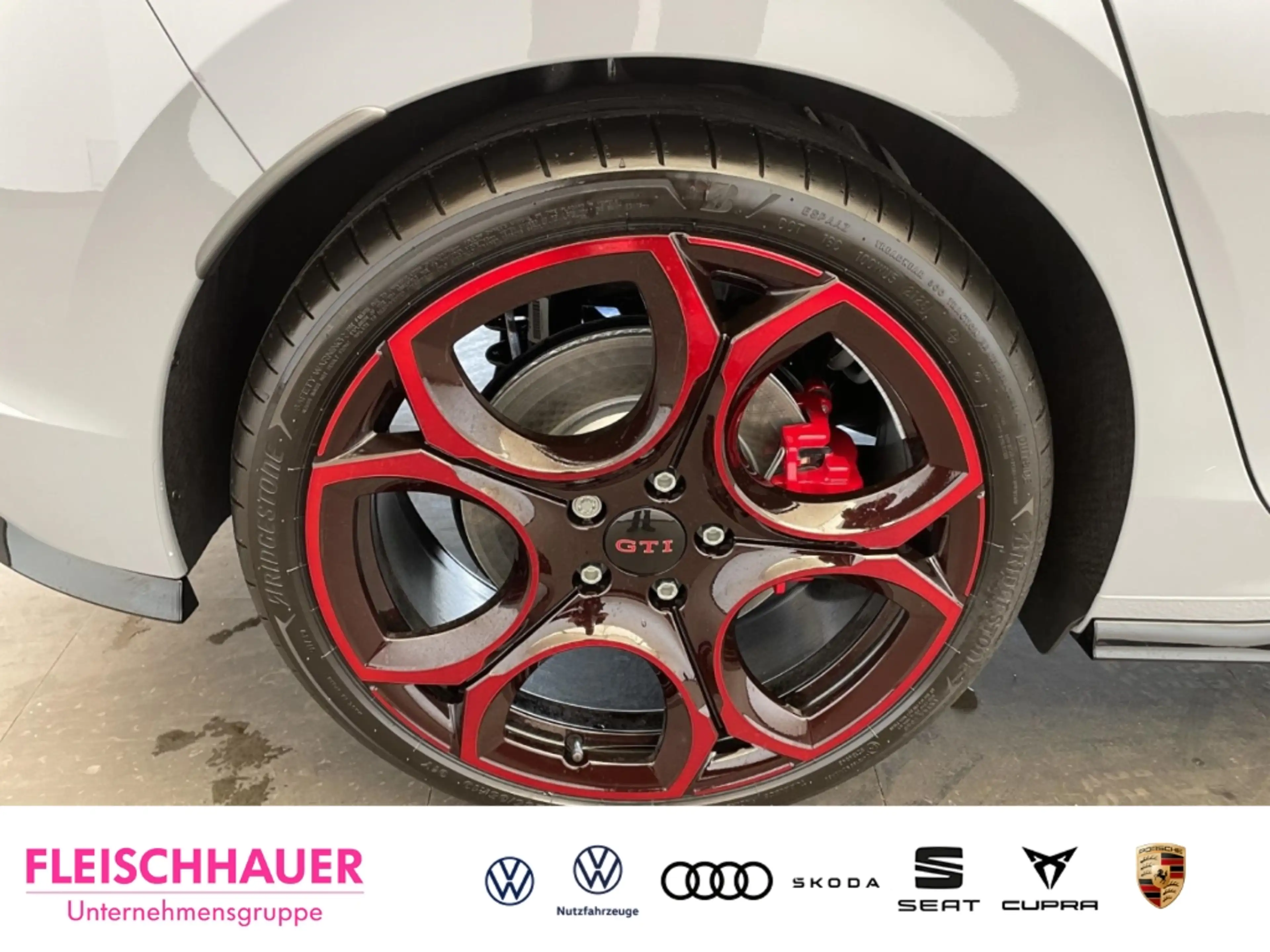 Volkswagen Golf VIII 2.0 TSI Edition Navi Apple CarPlay LED Rückfa — photo 7