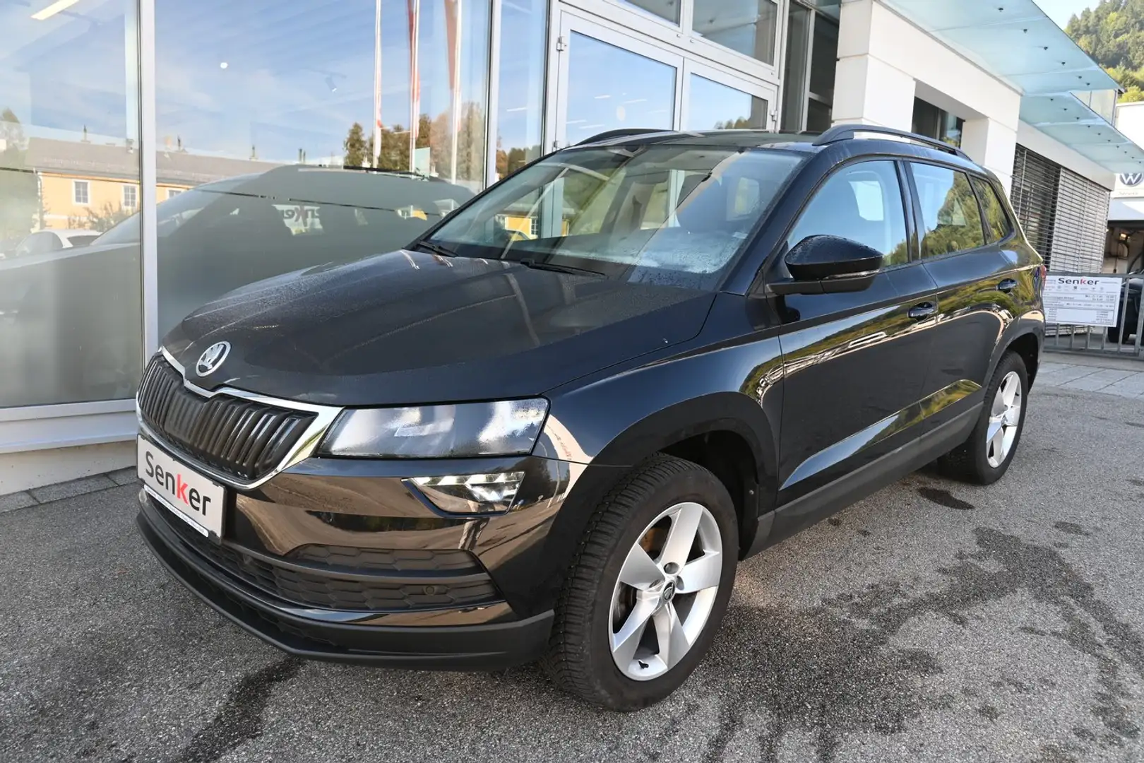 Skoda Karoq Ambition TSI Schwarz - 2