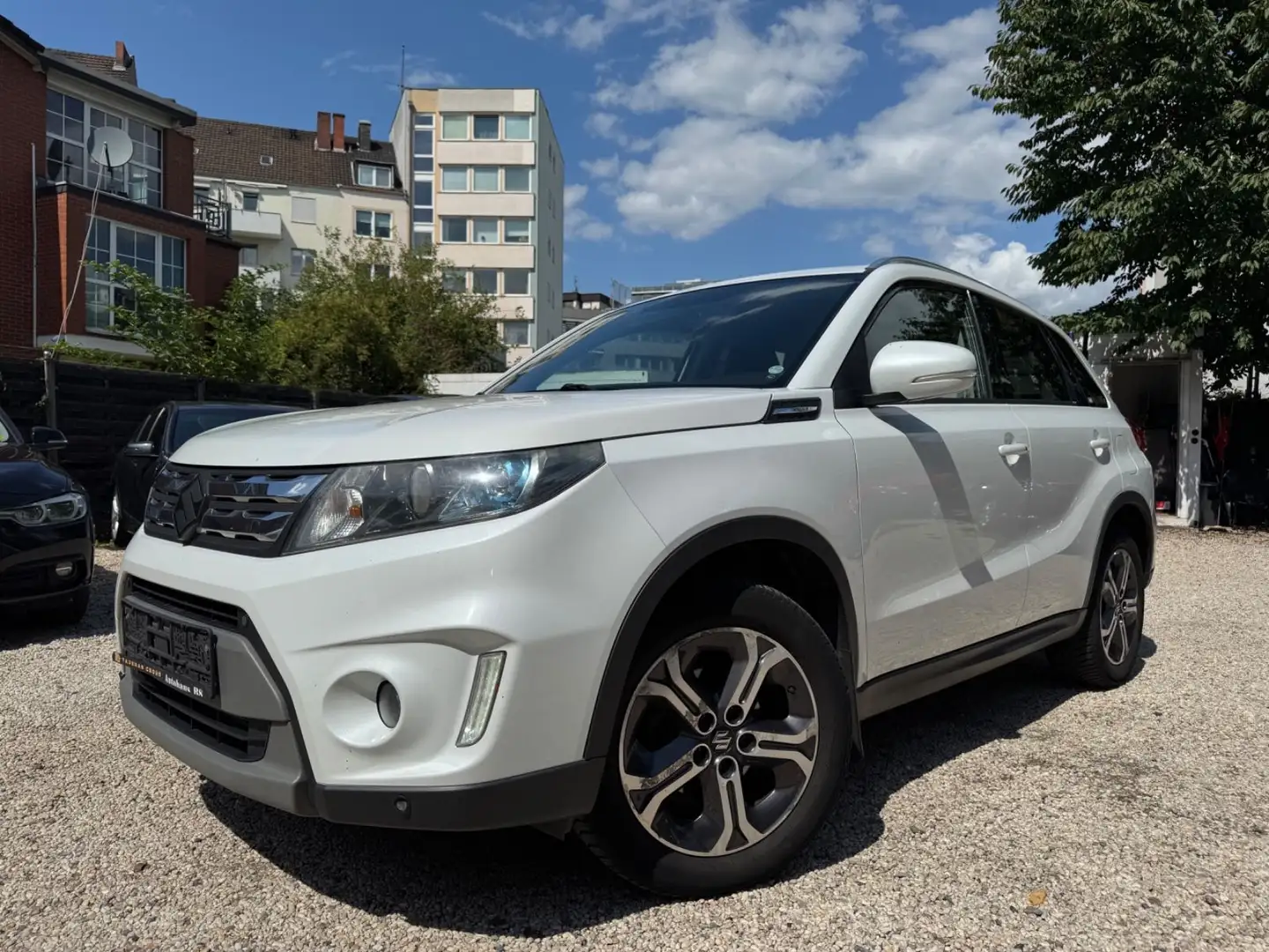 Suzuki Vitara 1.6 DiS Comfort 4x4/NAVI/R-CAM/KEY-GO/EU6 Weiß - 2