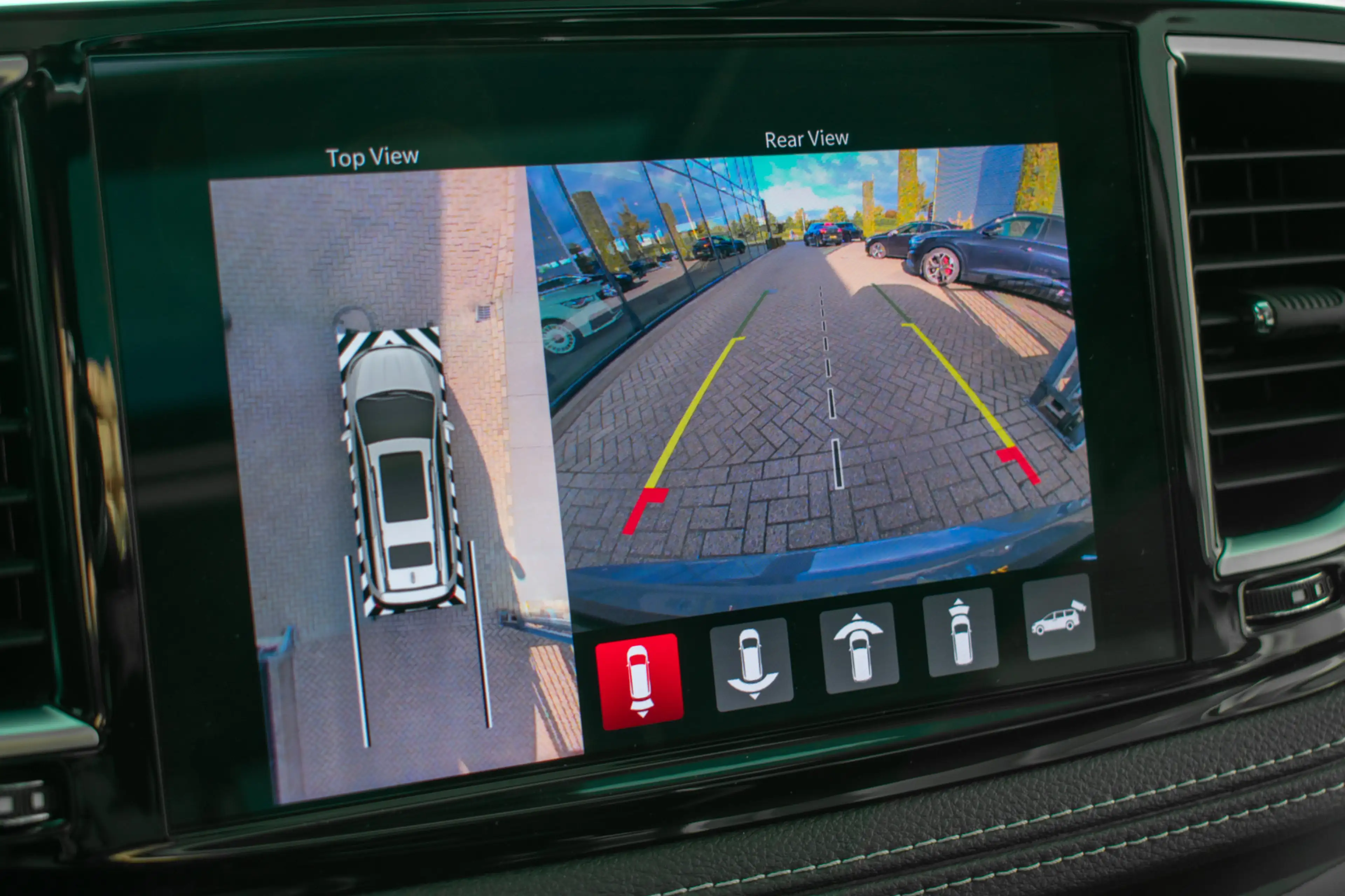 Chrysler Pacifica Plug-in-Hybrid 3.6 V6 Limited Pano ACC Entertainme — photo 22