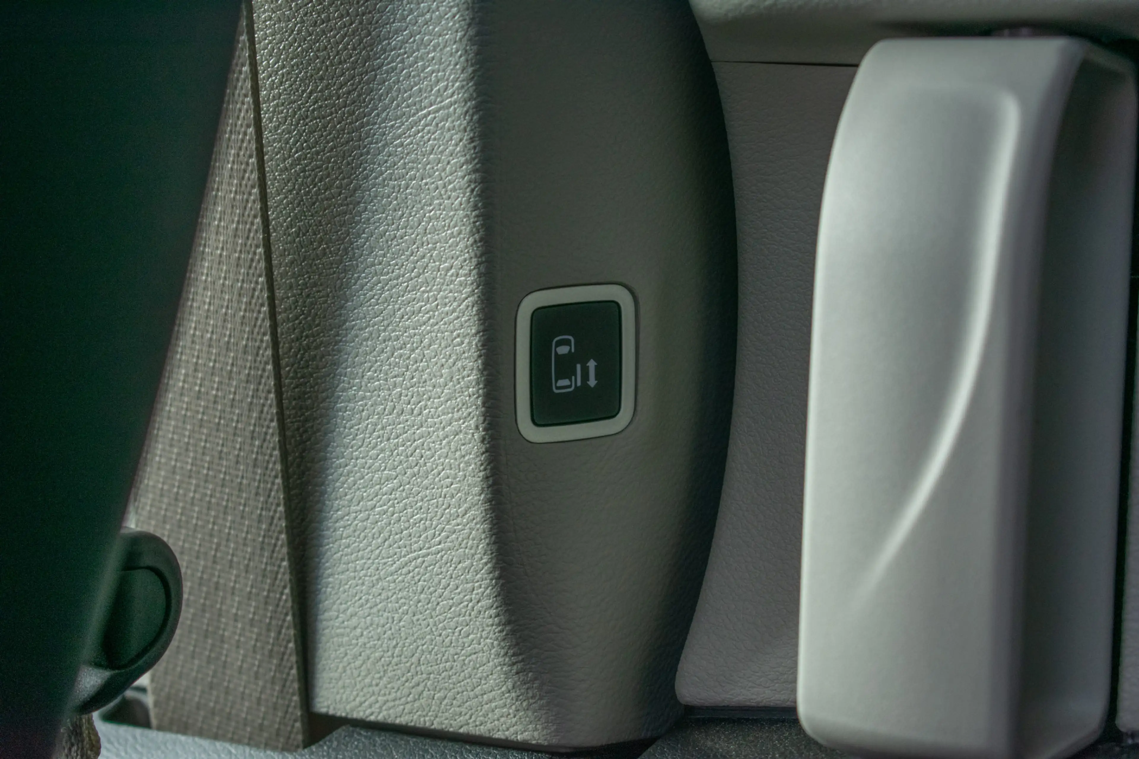 Chrysler Pacifica Plug-in-Hybrid 3.6 V6 Limited Pano ACC Entertainme — photo 32