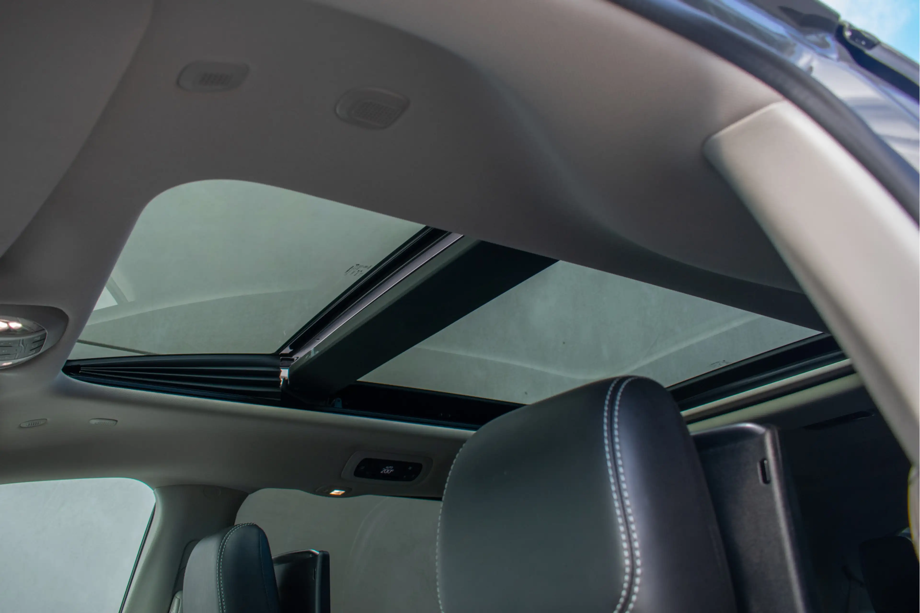 Chrysler Pacifica Plug-in-Hybrid 3.6 V6 Limited Pano ACC Entertainme — photo 6