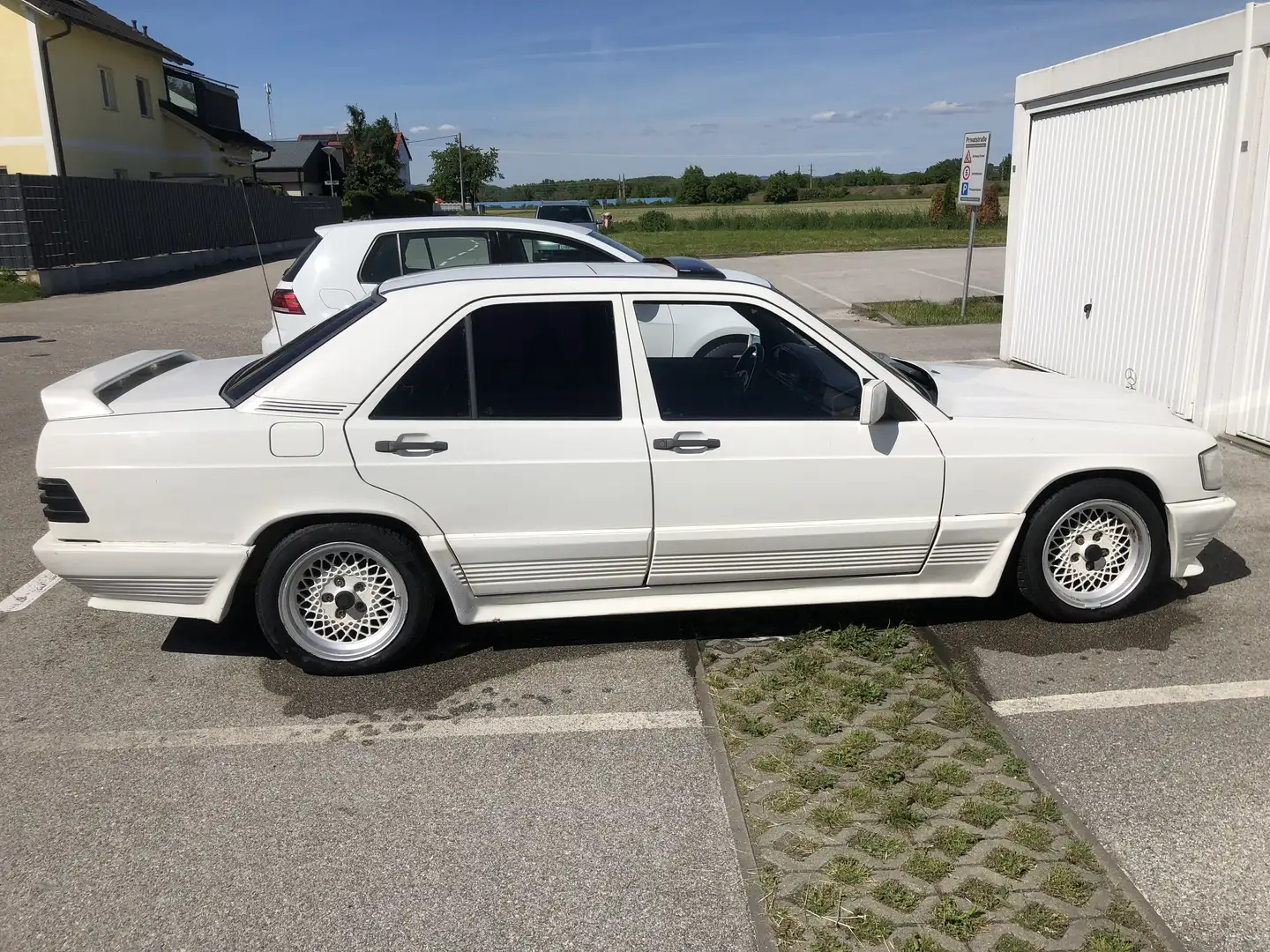 Mercedes-Benz 190 E - 2