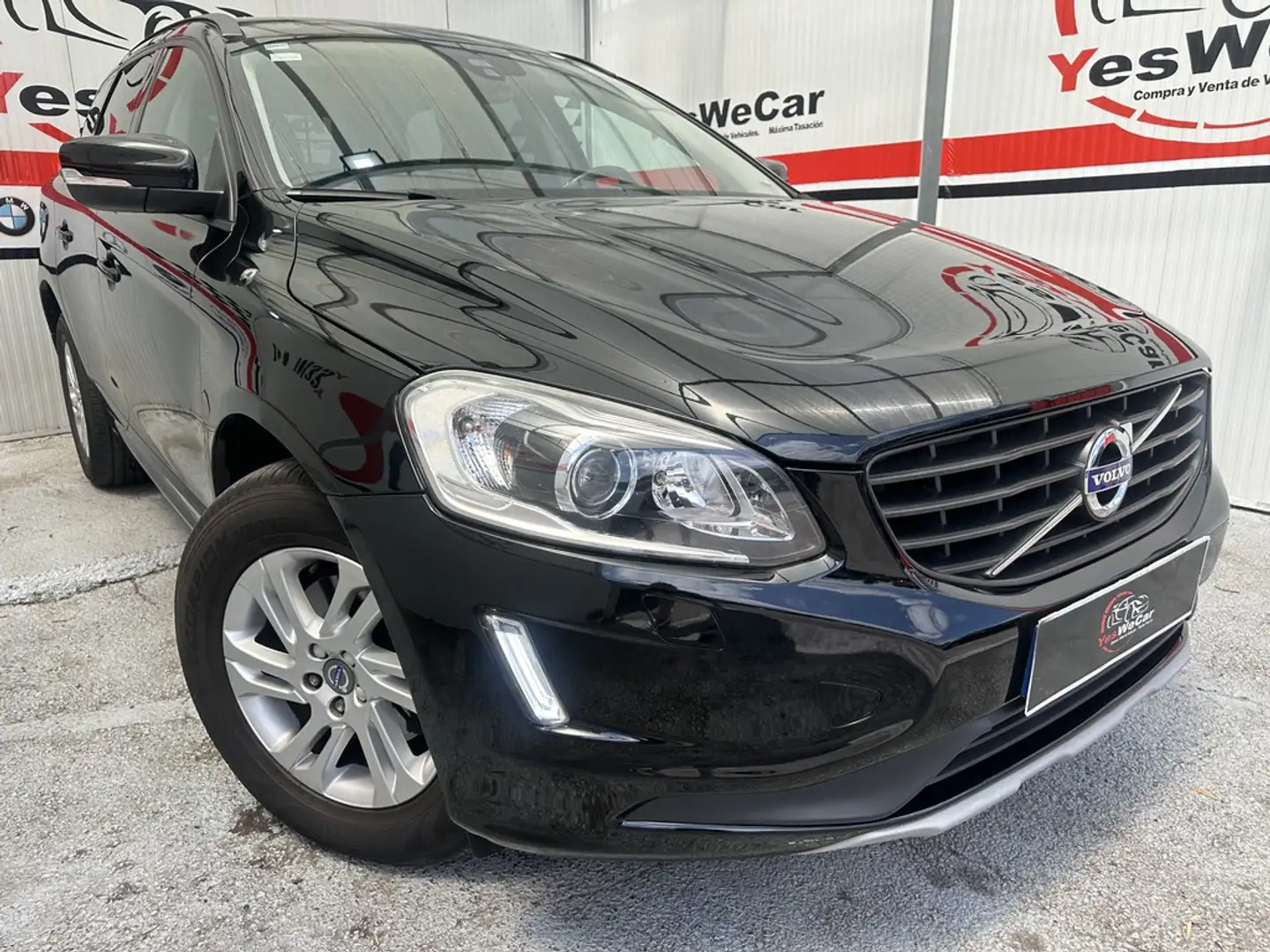 Volvo XC60 D3 Kinetic 150 Noir - 1