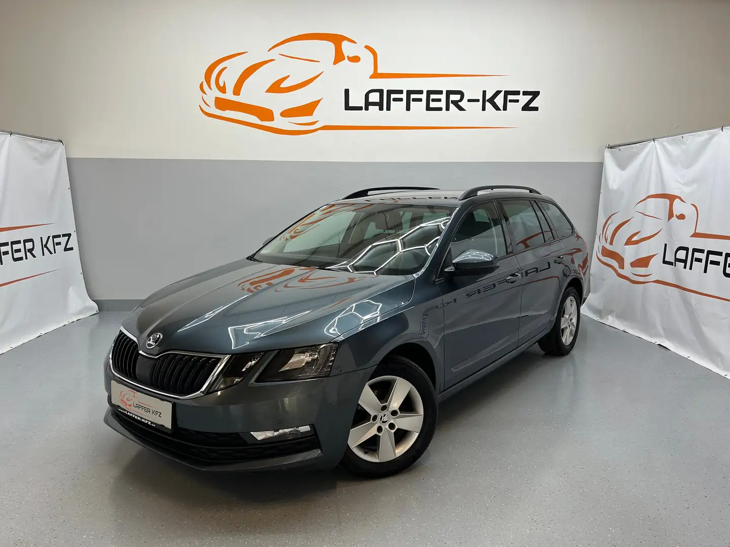 Skoda Octavia 1,6 TDI Combi Ambition Grau - 1
