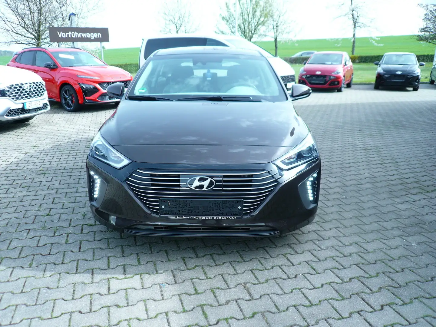 Hyundai IONIQ Hybrid 1.6 GDI Style / Navi / Xenon / TÜV neu smeđa - 2