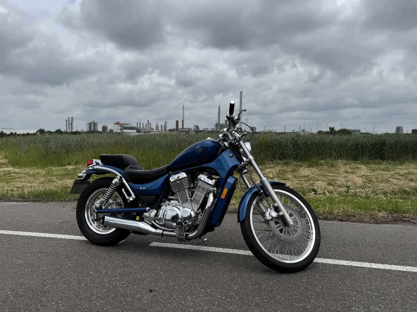 Suzuki Intruder C VS 750 G Blau - 1