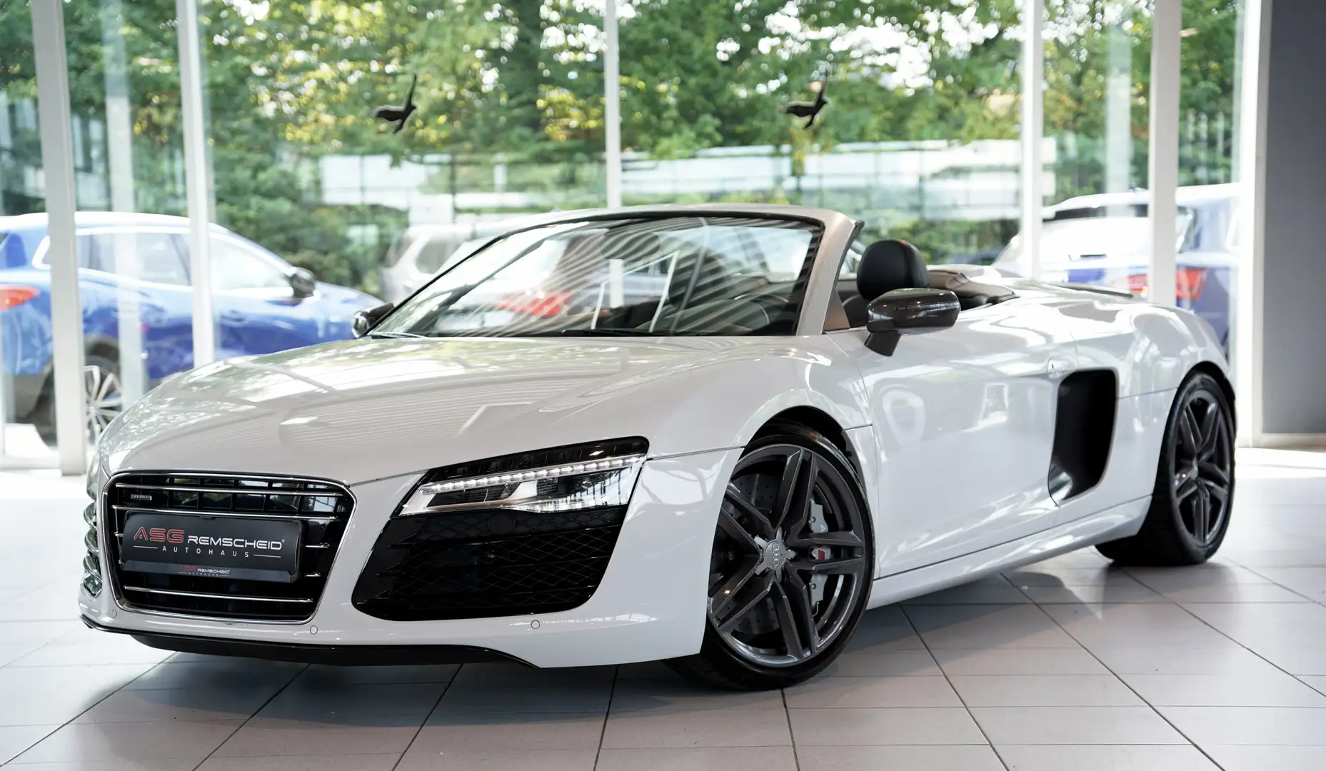 Audi R8 V10 Spyder q. *19 *Keramik*MagneticRide*B&O Weiß - 1