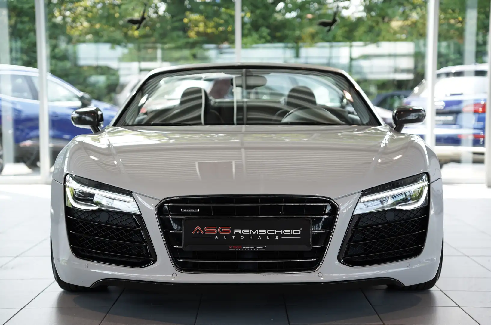Audi R8 V10 Spyder q. *19 *Keramik*MagneticRide*B&O Weiß - 2