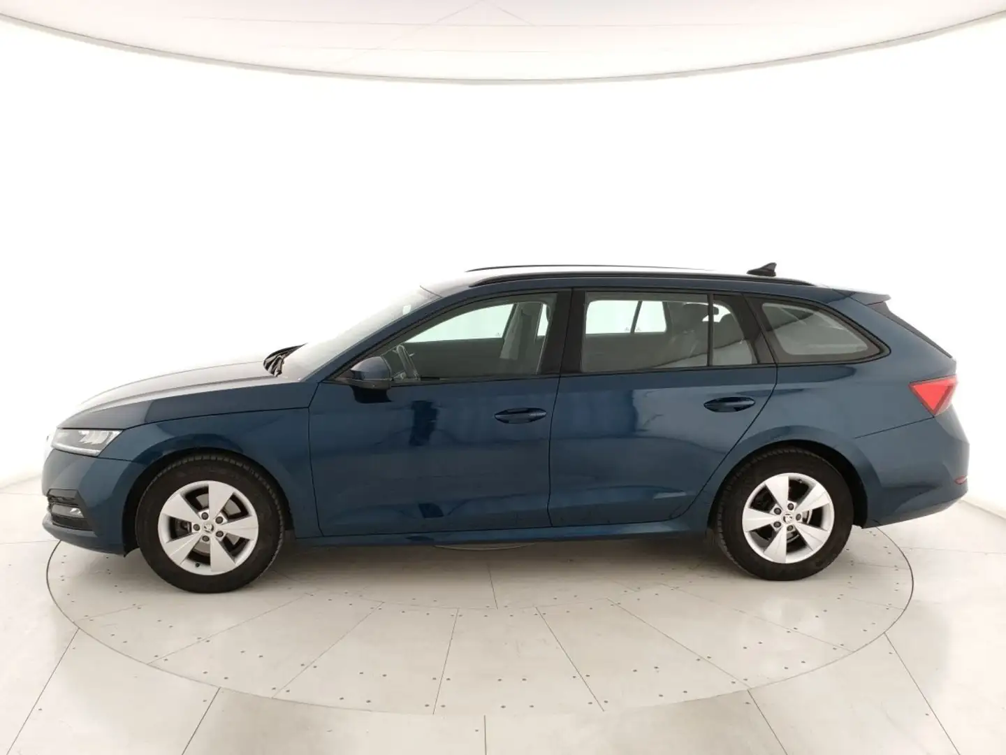 Skoda Octavia Wagon 1.5 g-tec Executive 130cv dsg Bleu - 2