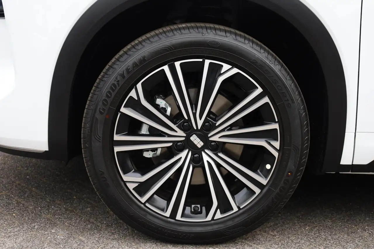 Geely Starray EM-i 2026