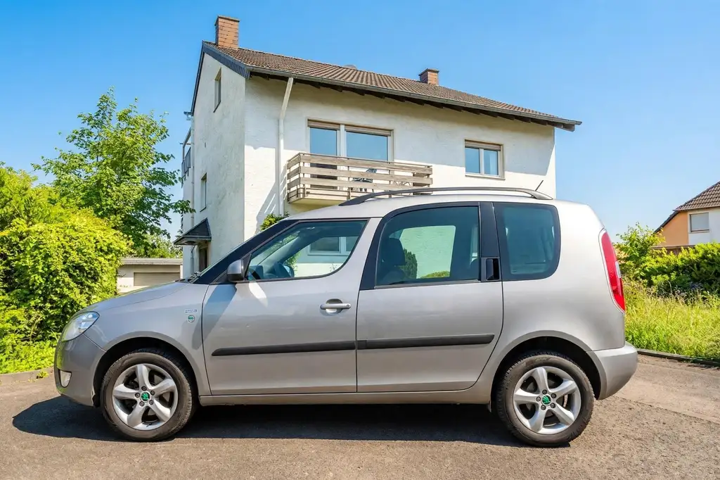 Skoda Roomster 2012 из Европы — купить под ключ