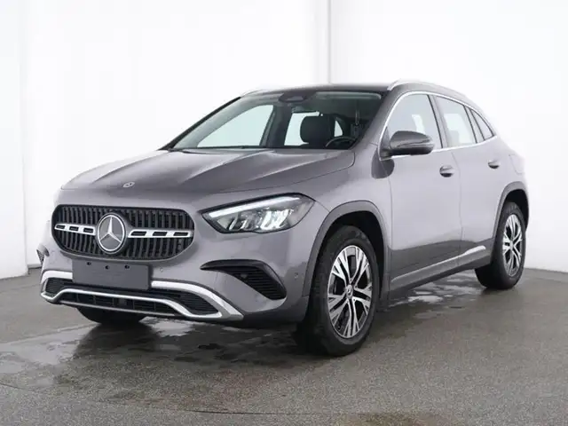 Mercedes-Benz GLA 180 Automatic Progressive Advanced