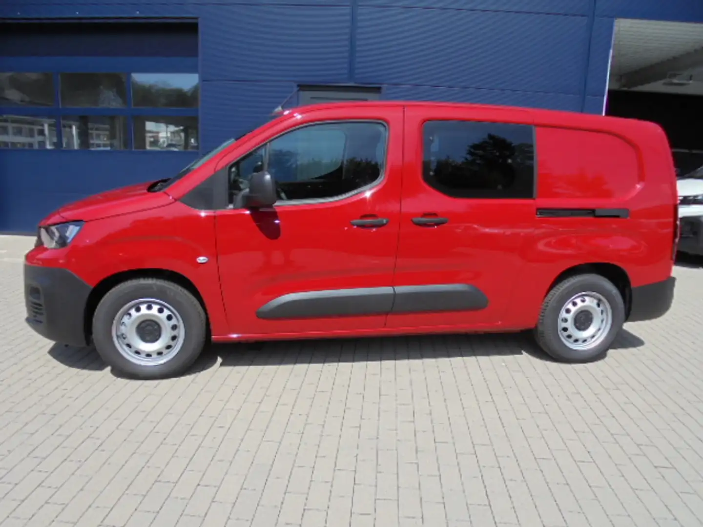 Peugeot Partner Doppelkabine L2 Elektro 100 FlexCab - 5-Sitzer Rot - 2