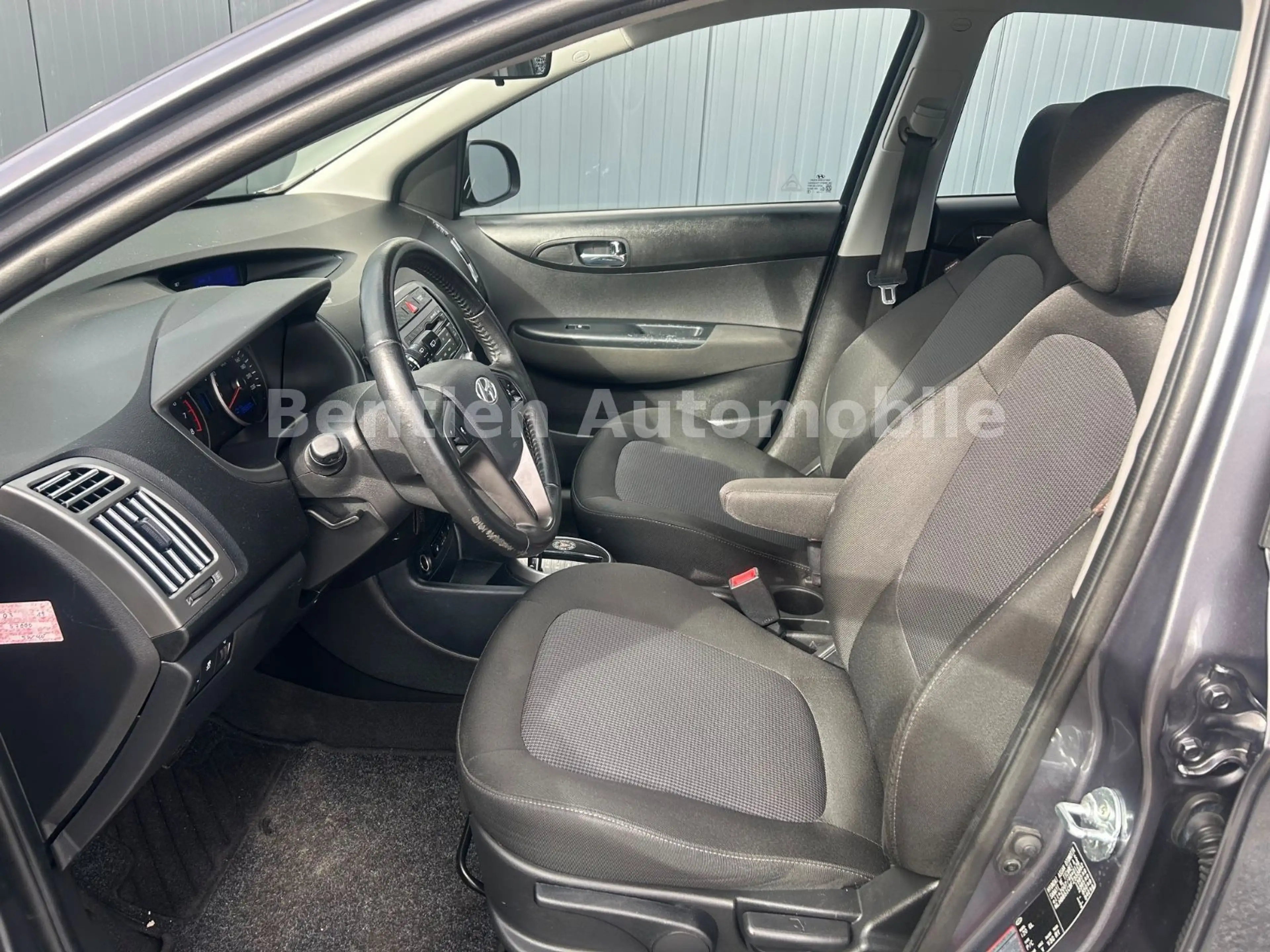 Hyundai i20 Style,Klima,SHZ,PDC,Ganzjahresreifen — photo 8