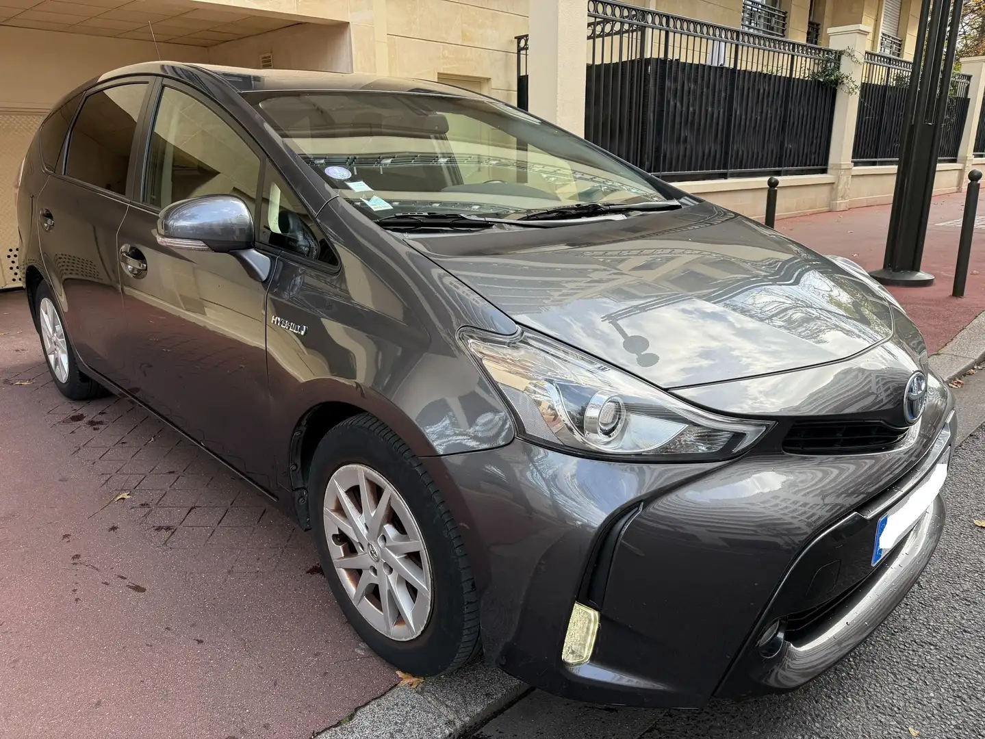 Toyota Prius+ PRIUS+ 136H DYNAMIC Grijs - 2