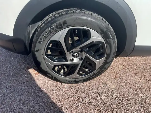 Citroen C4 view 4