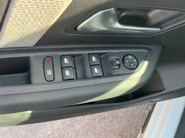 Citroen C4 view 14