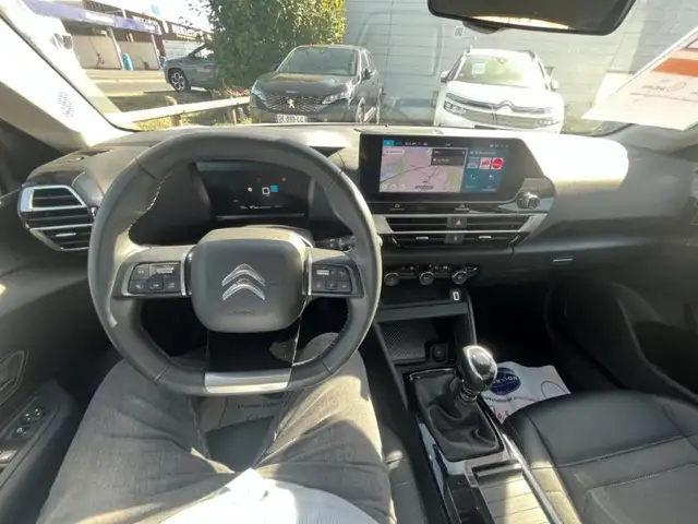 Citroen C4 view 3