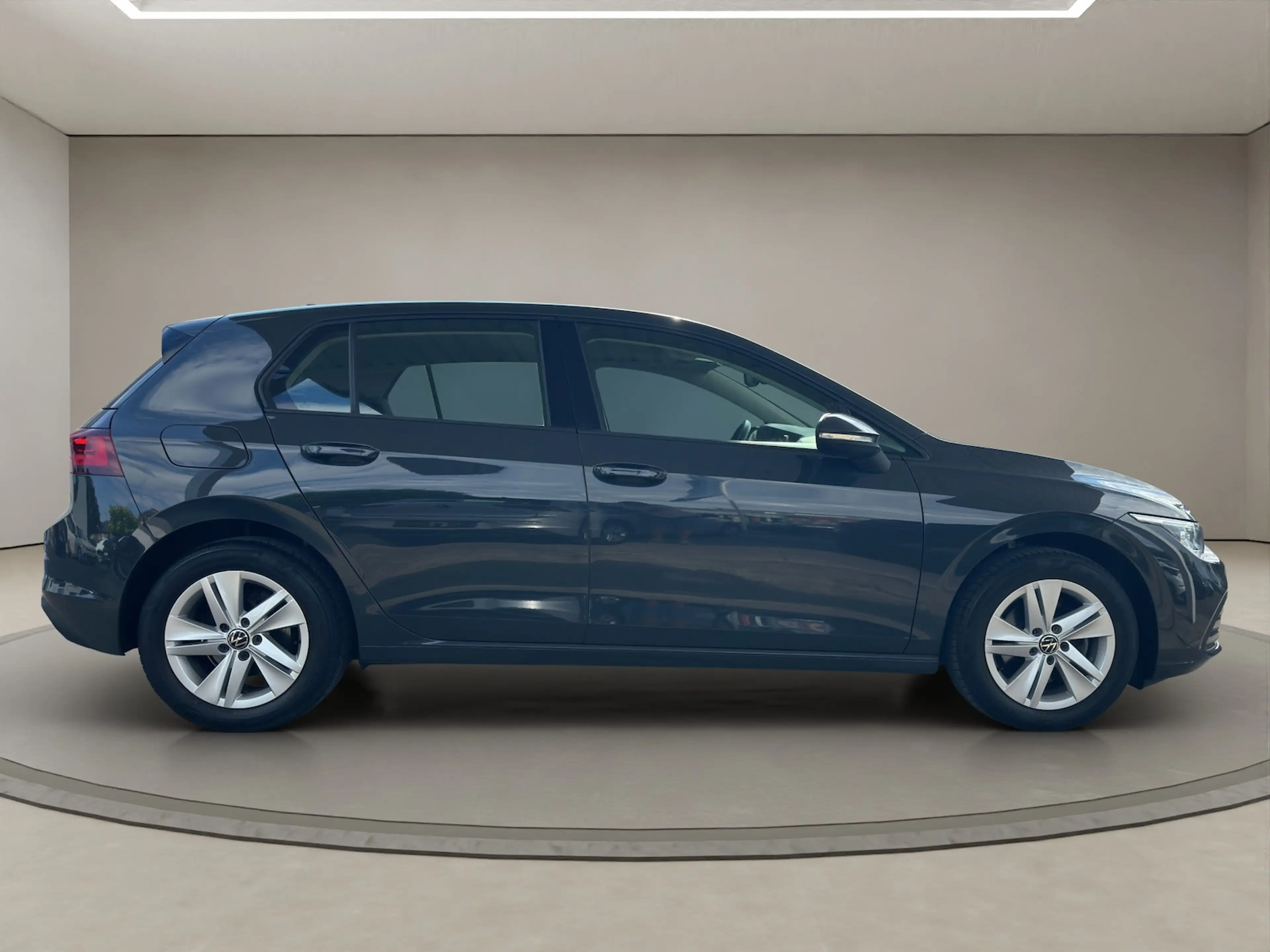 Volkswagen Golf 1.5 TSI Lim. Life LED Matrix Pano APP — photo 6